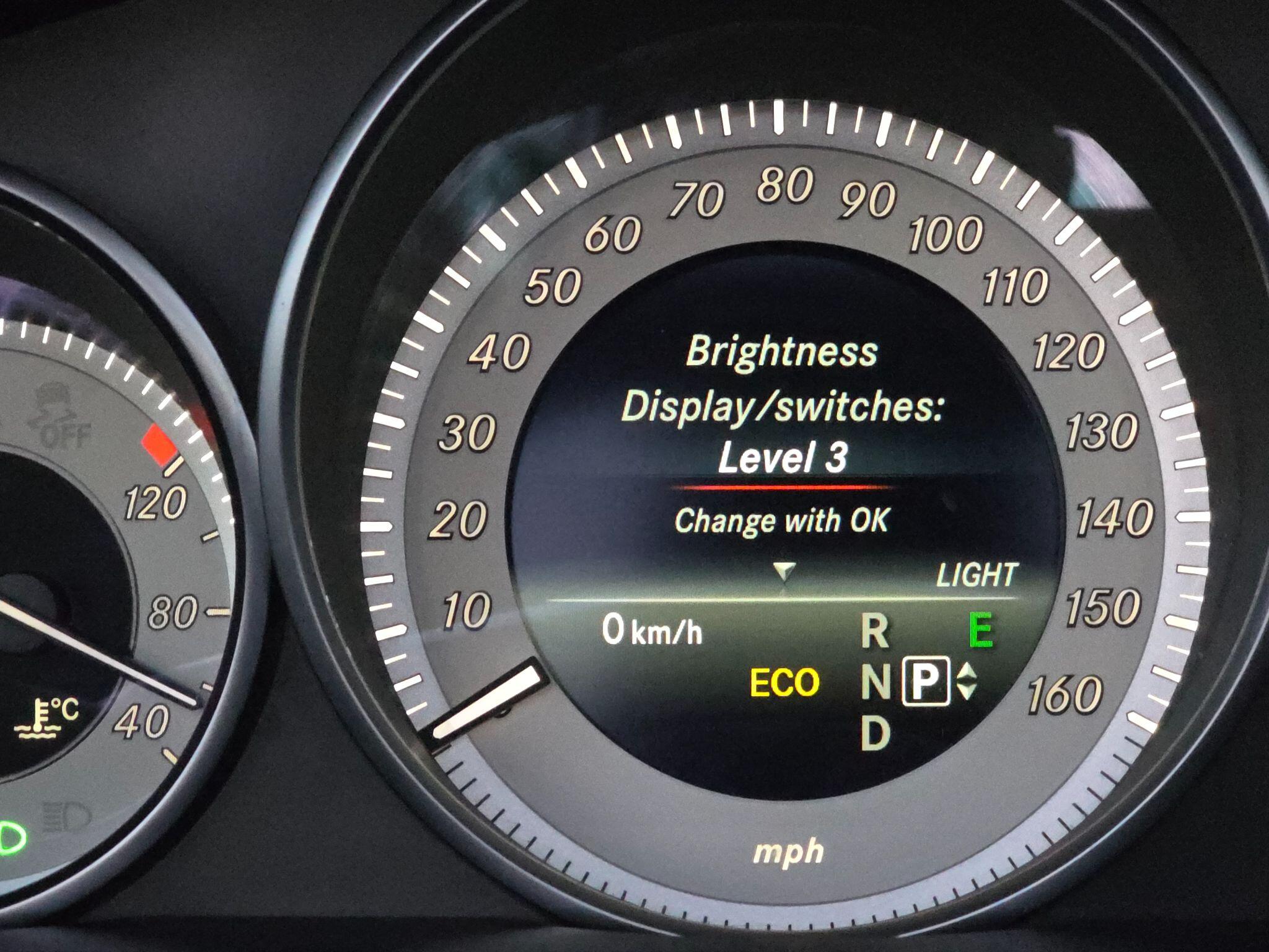 2014 Mercedes-Benz E Class image 53