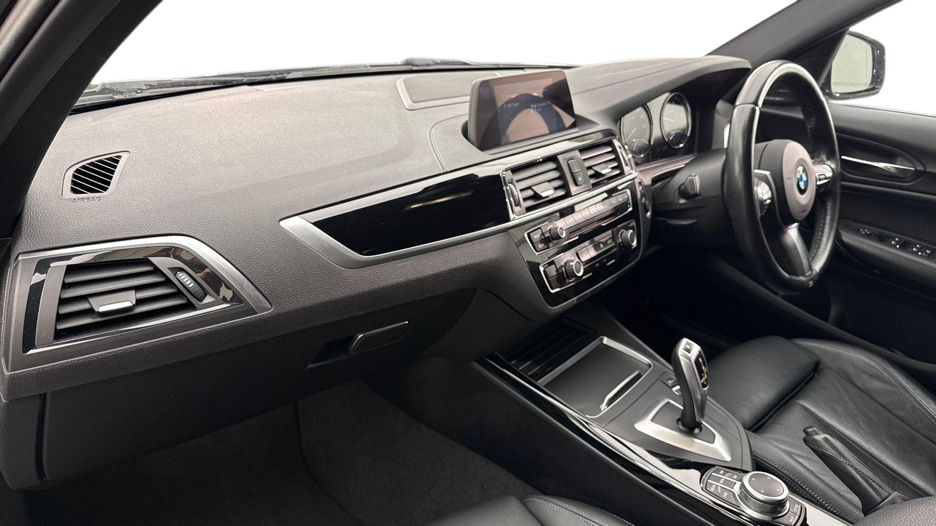 BMW 1 Series view 7
