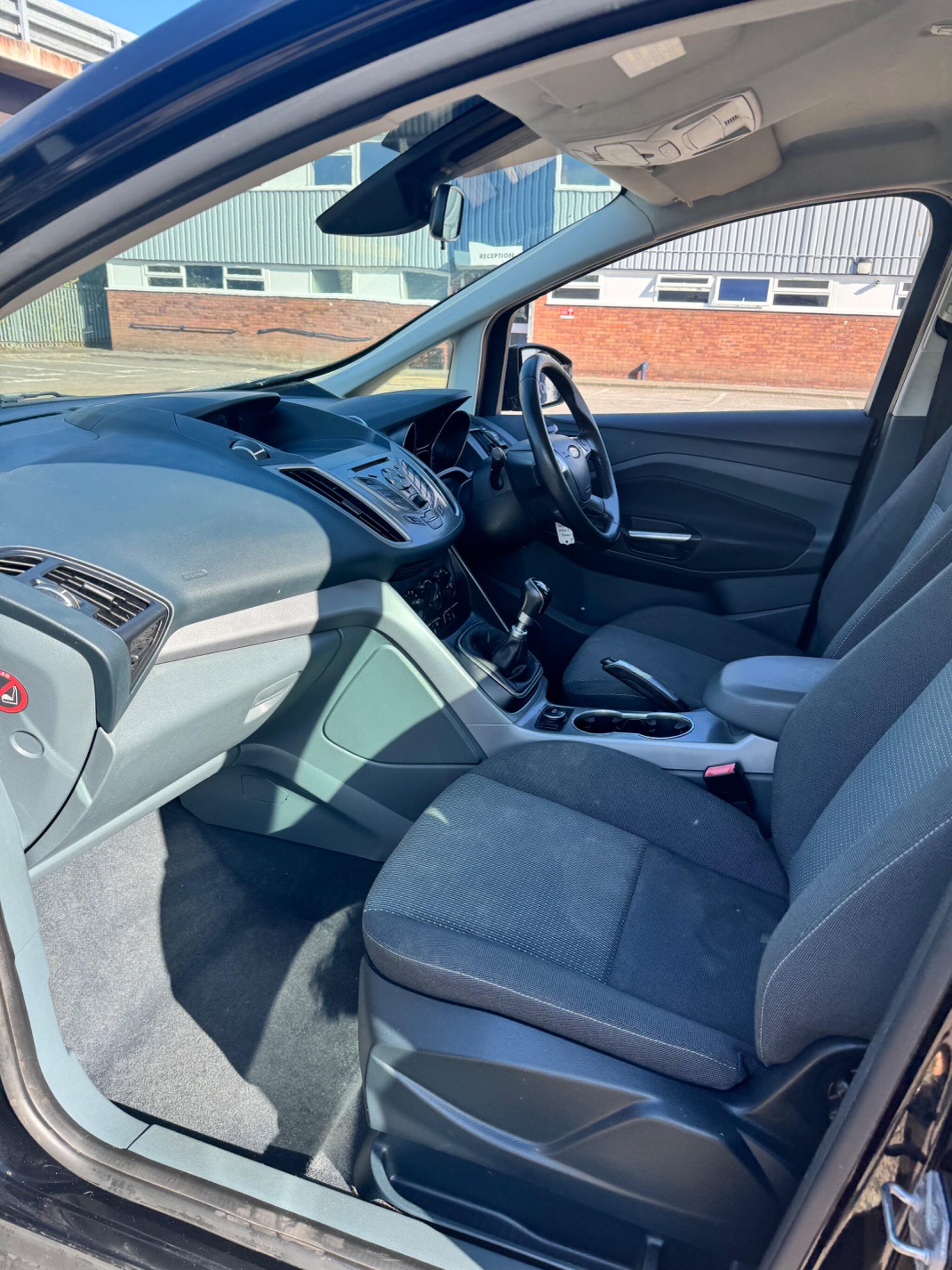 Ford C-Max view 45