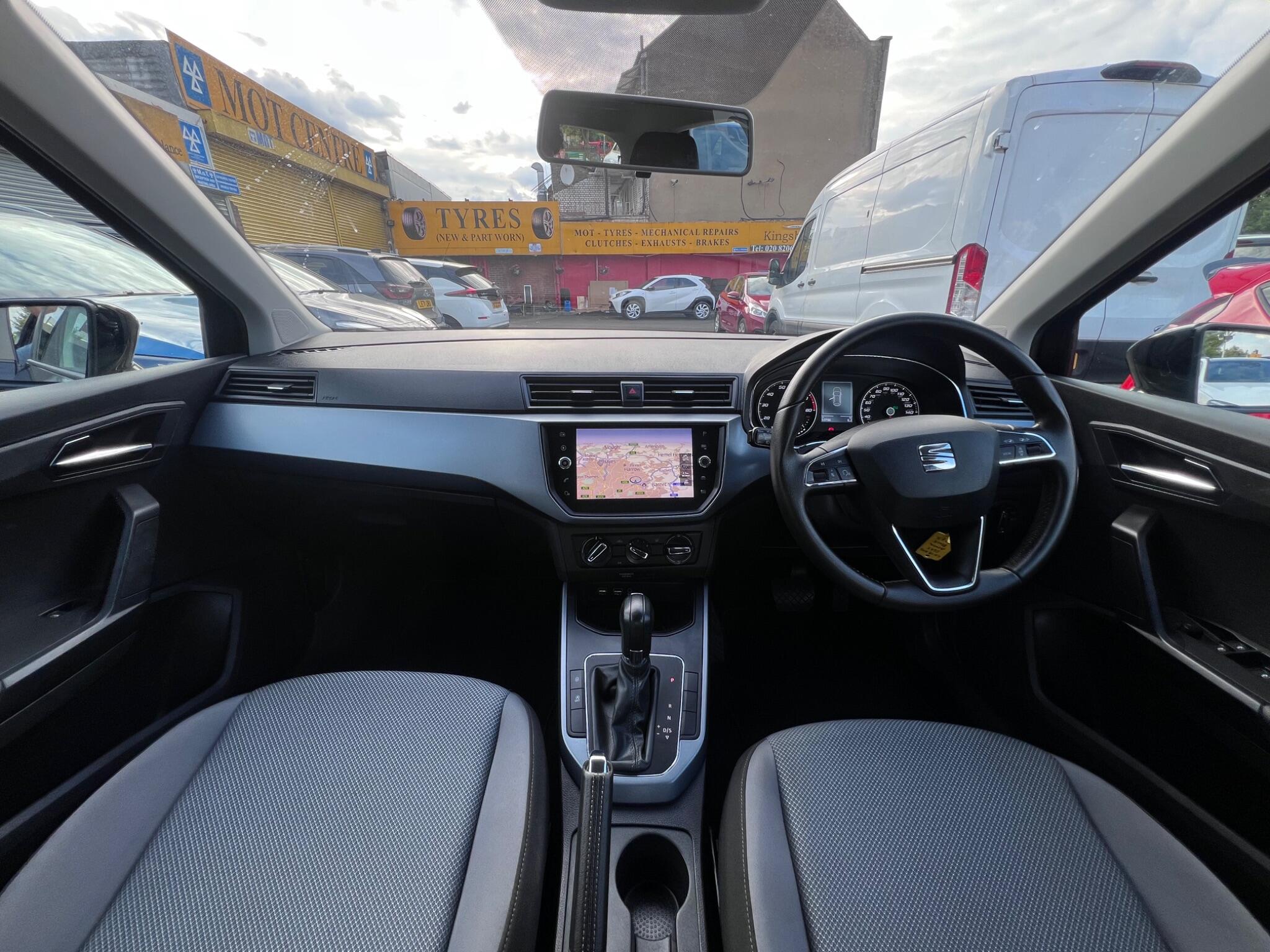 Seat Arona view 2