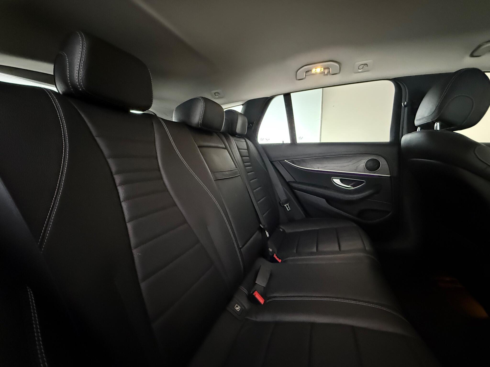 Mercedes-Benz E-Class view 38