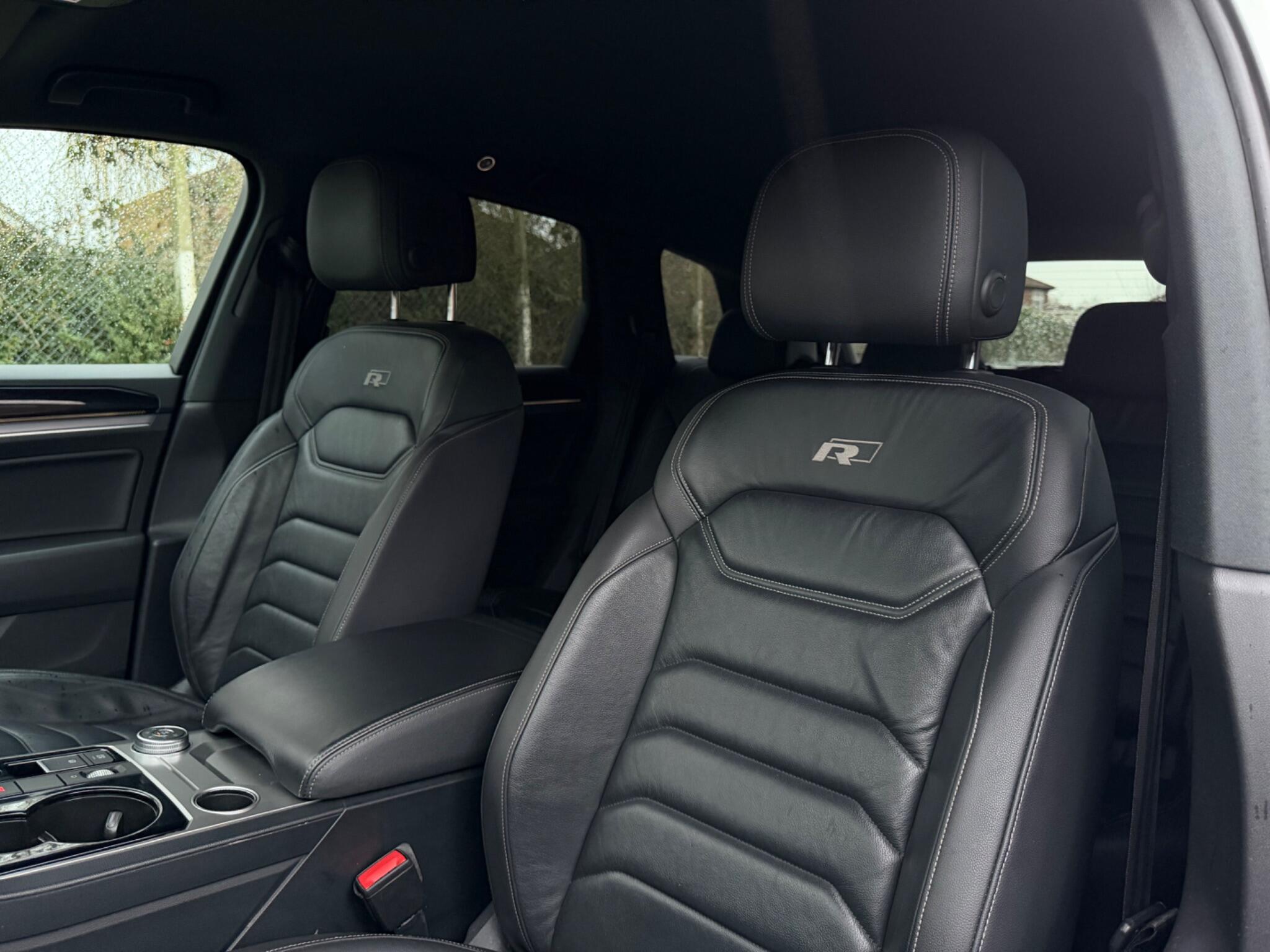 Volkswagen Touareg view 42