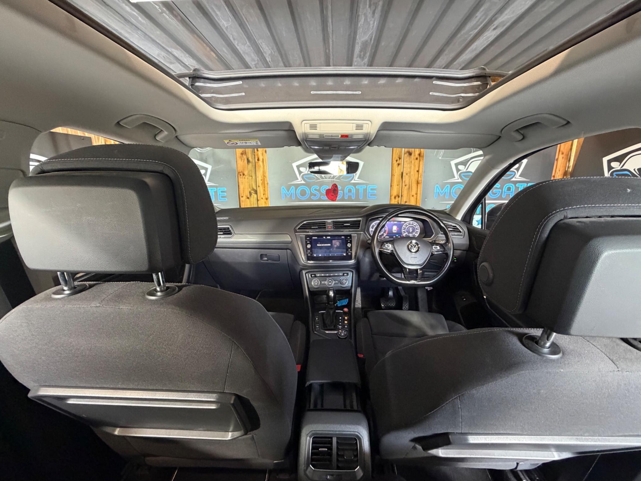 Volkswagen Tiguan Allspace view 18