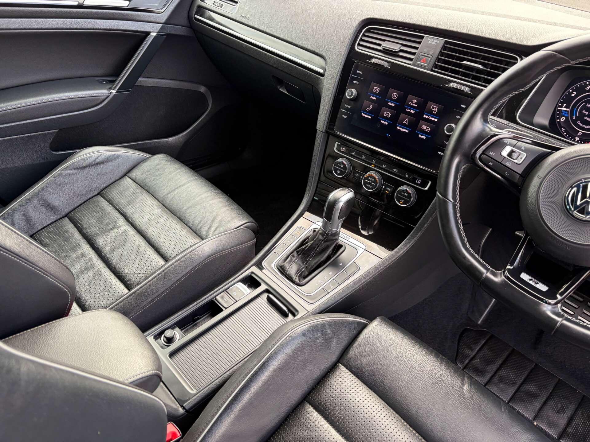 Volkswagen Golf view 38