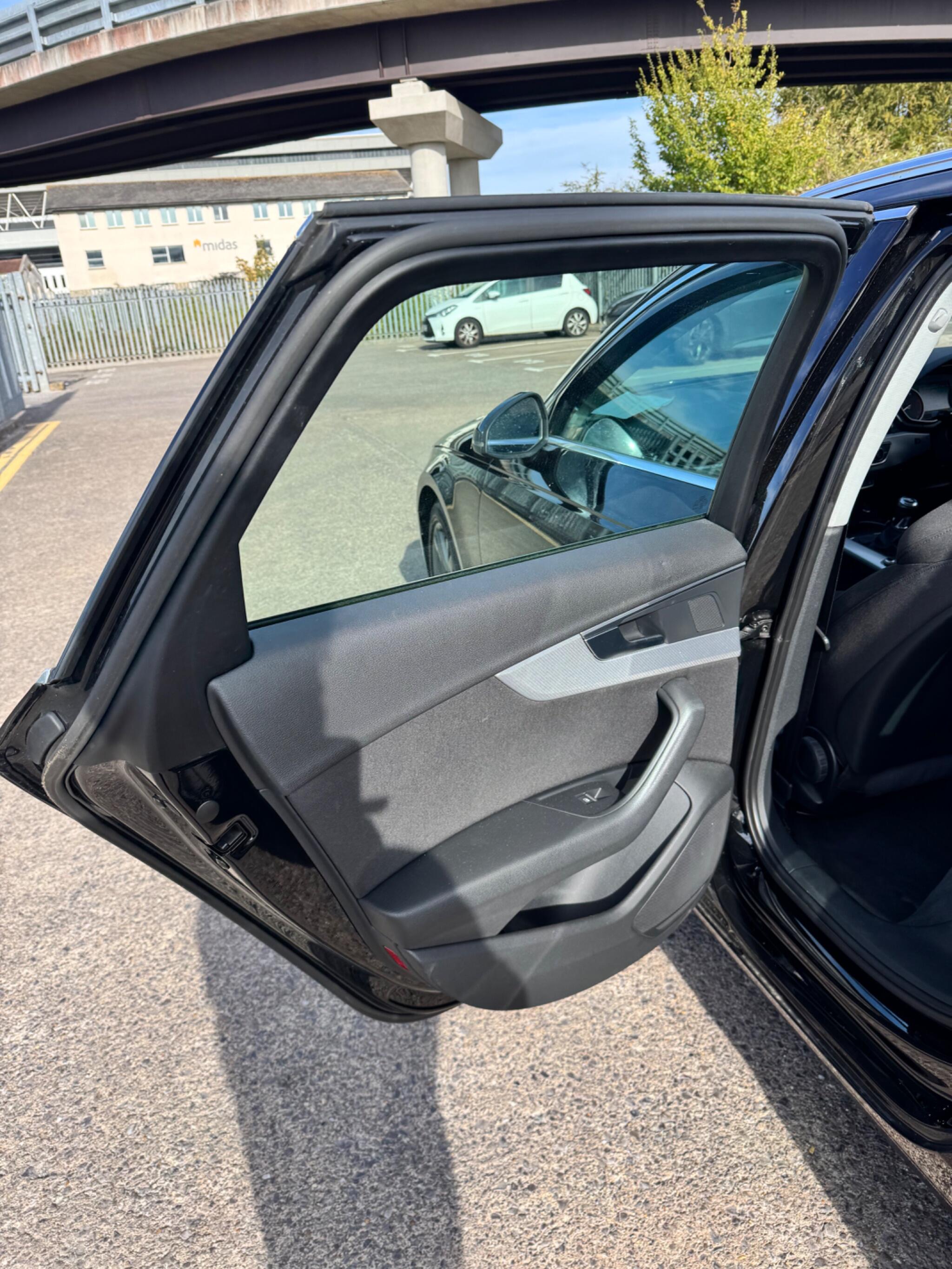 Audi A4 view 34