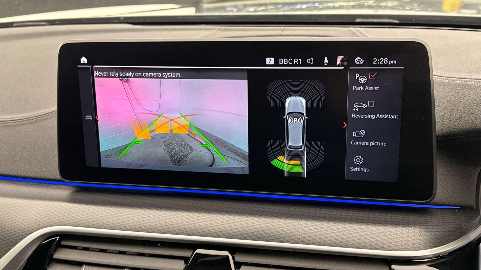 BMW 5 Series view 29