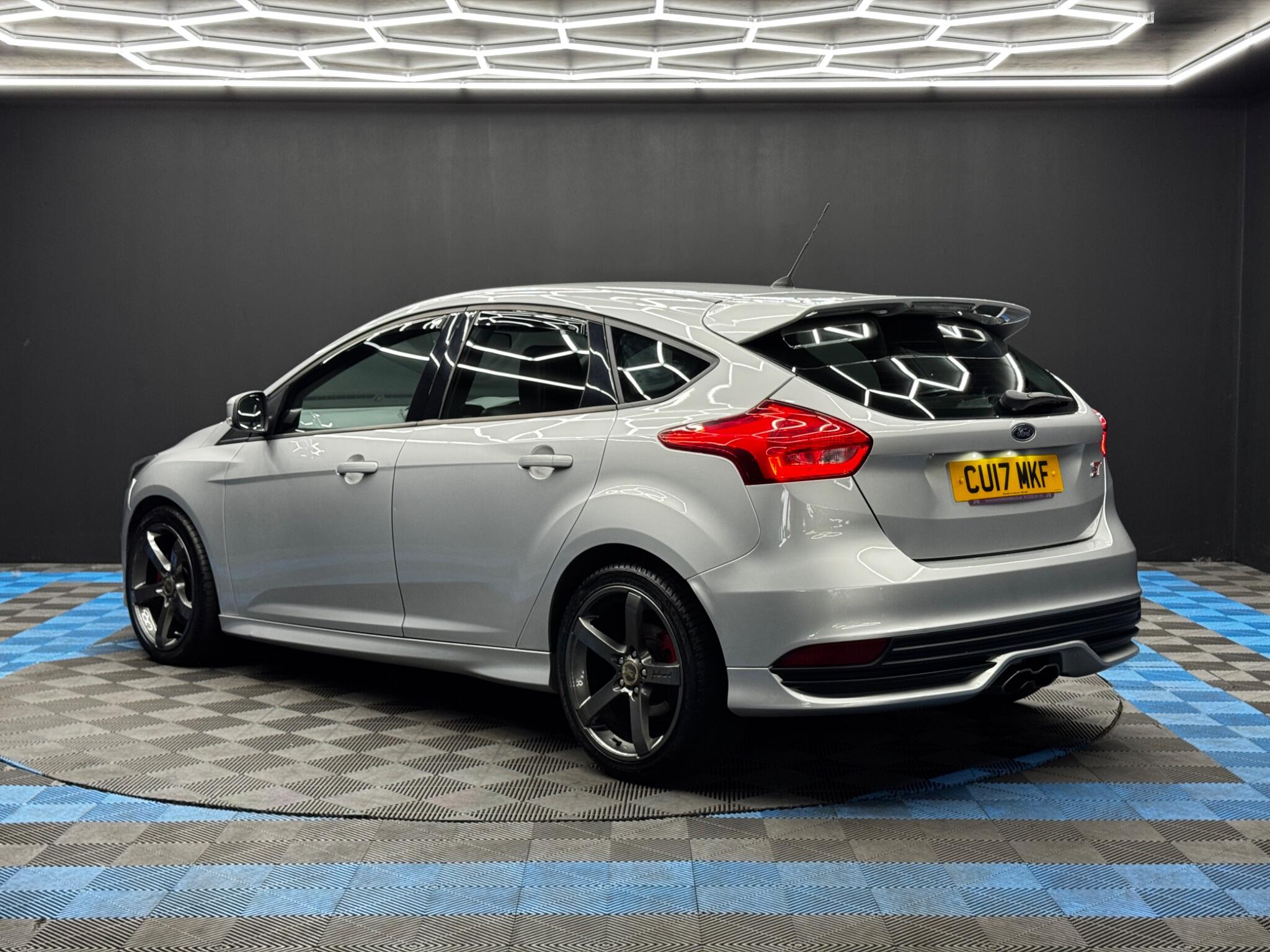 Ford Focus view 7
