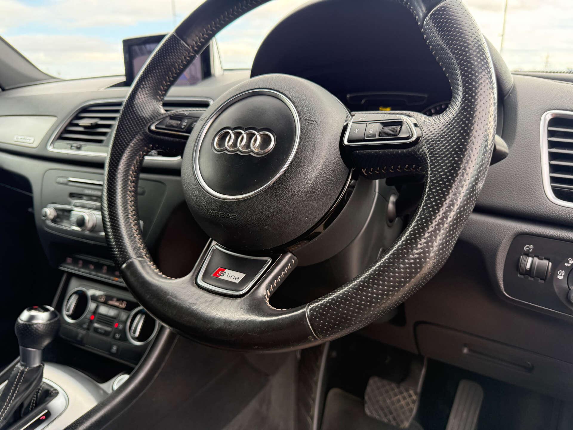 Audi Q3 view 34