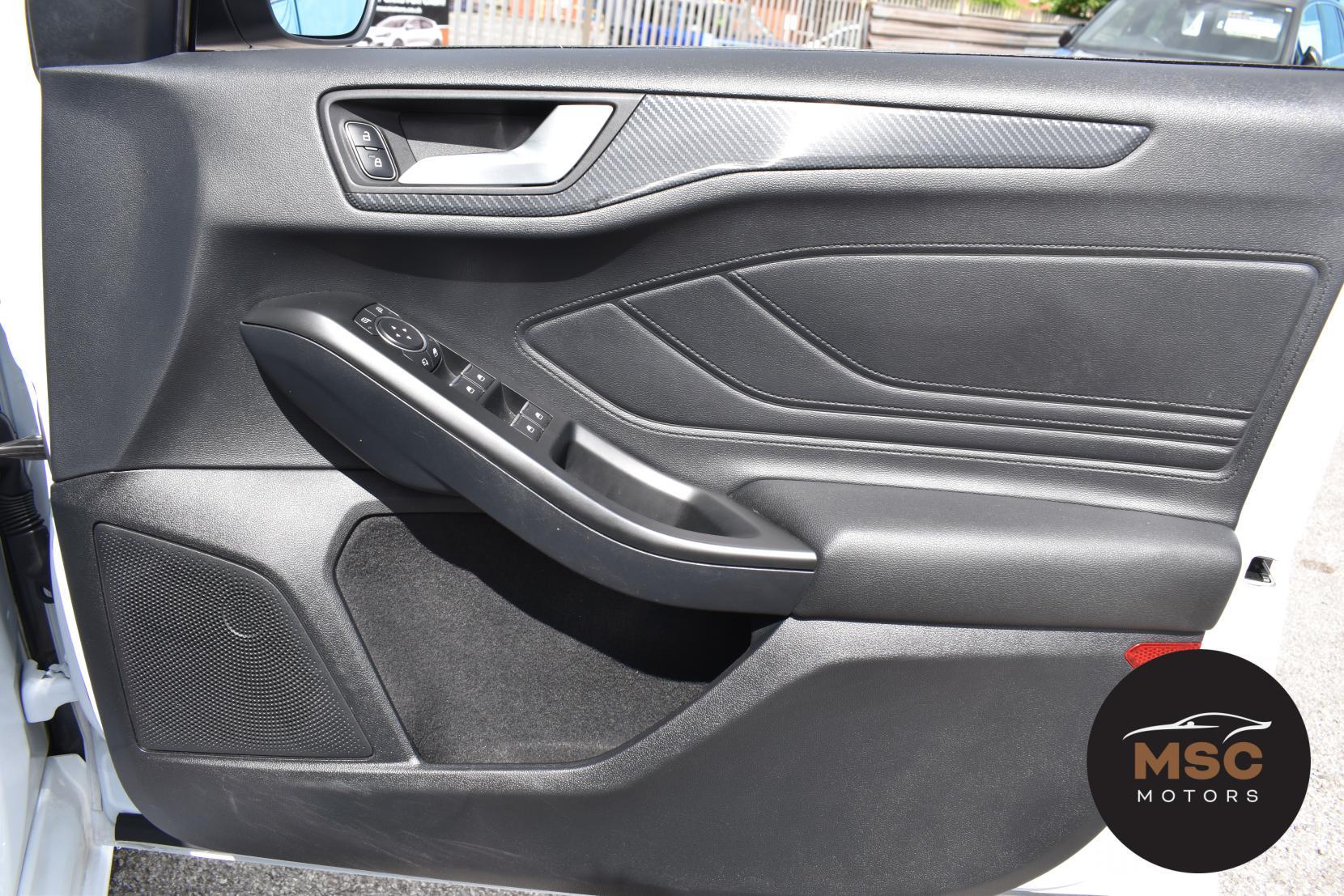 Ford Focus view 61