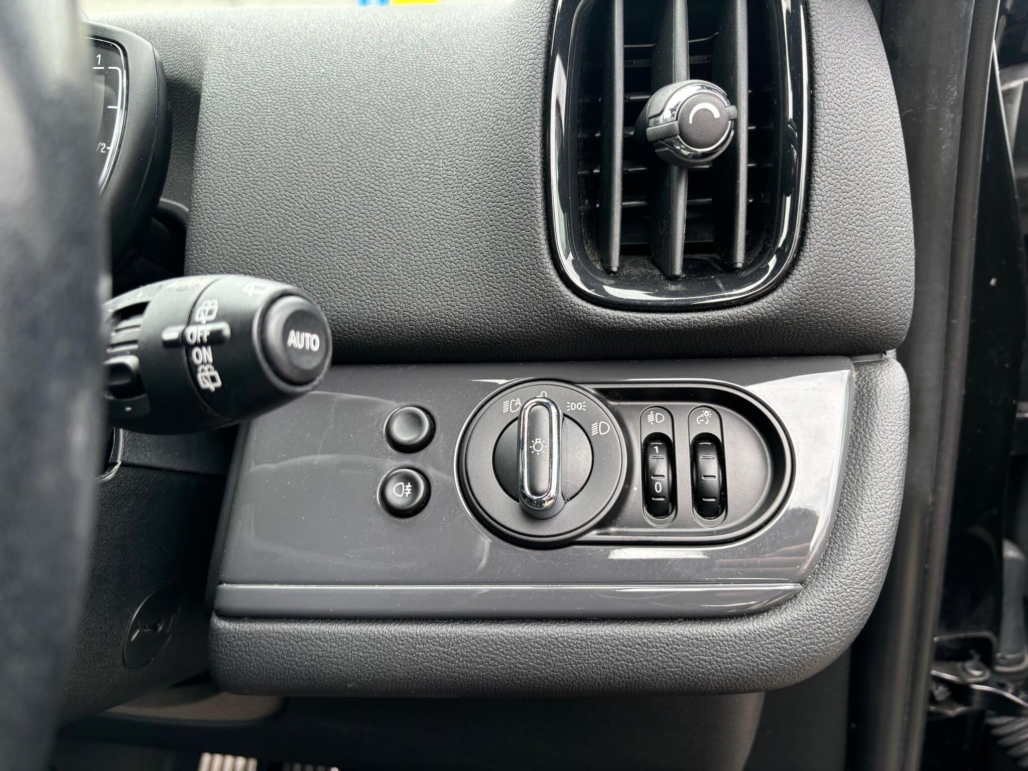 Mini Countryman view 8