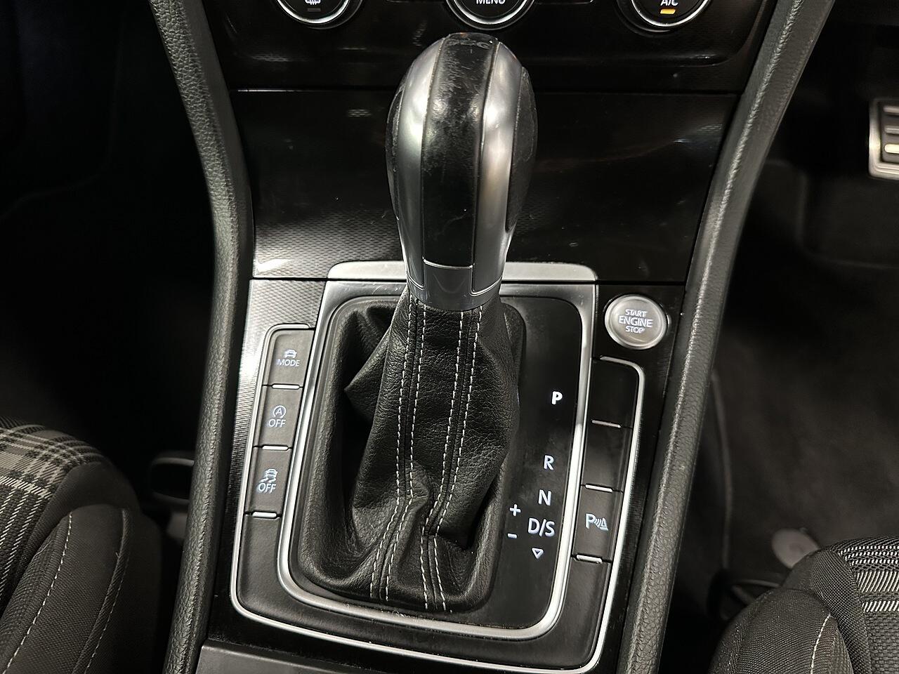 Volkswagen Golf view 19