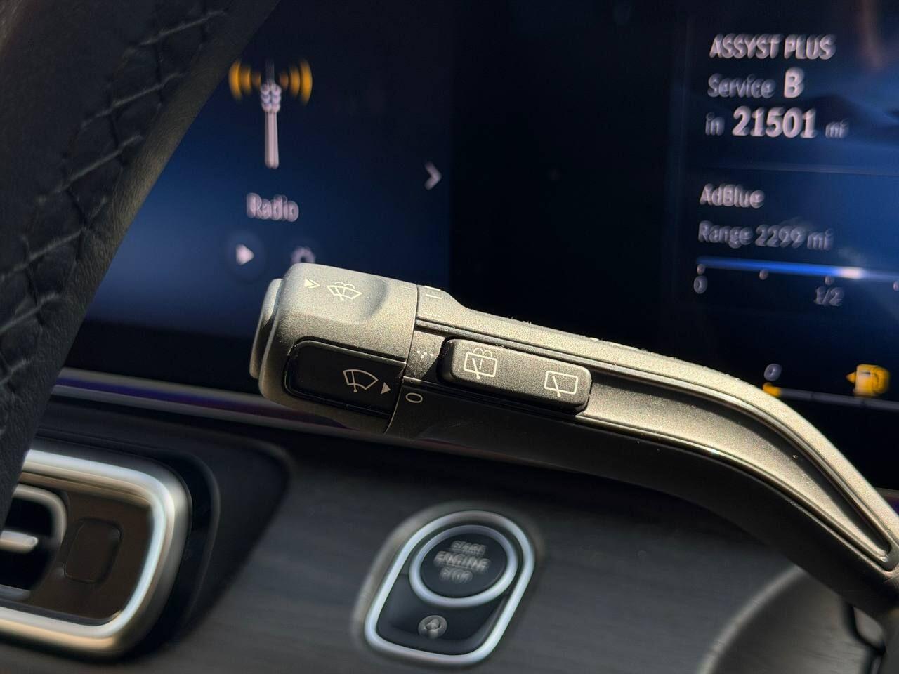 Mercedes-Benz V Class view 32