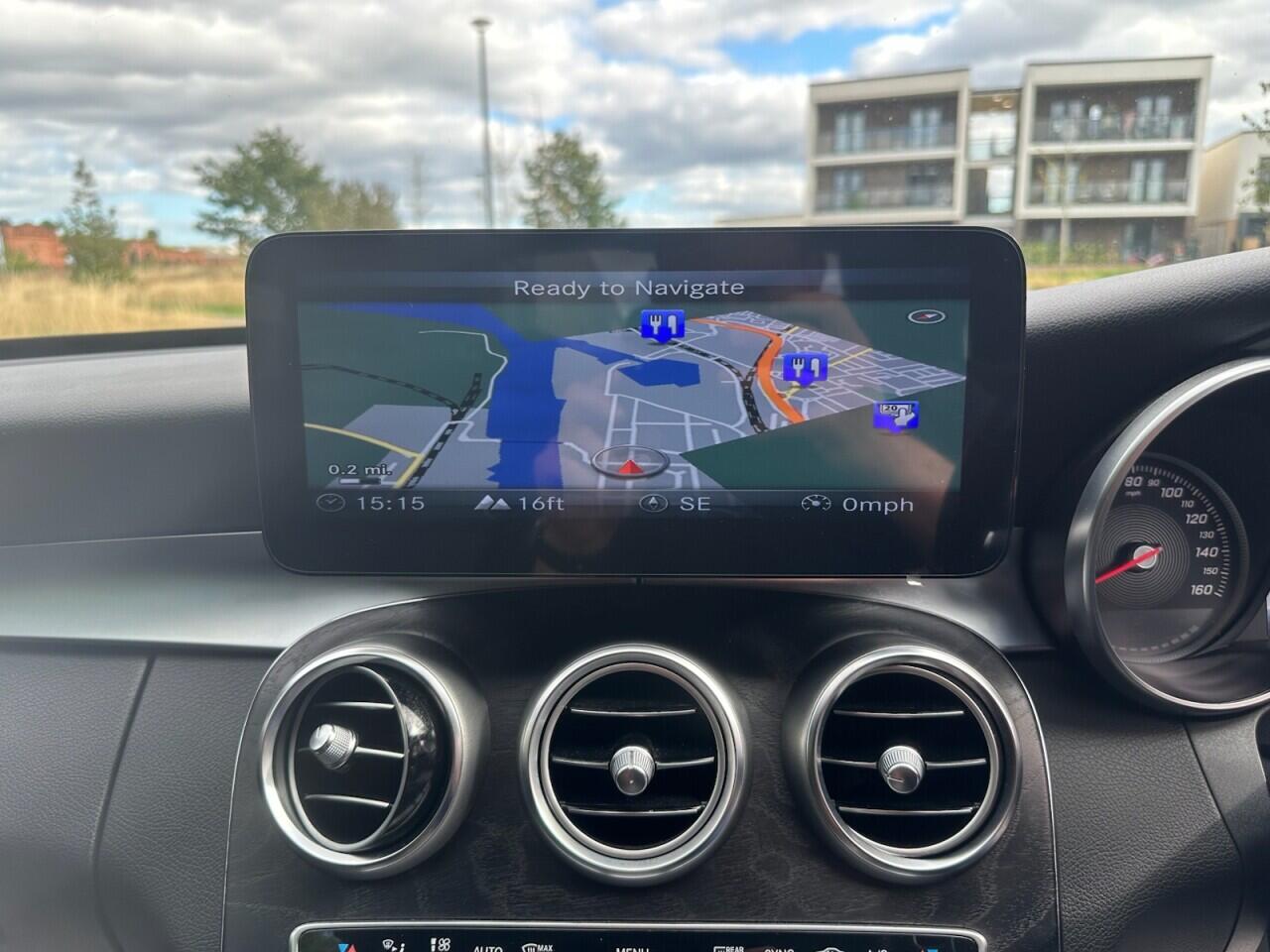 Mercedes-Benz C-Class view 36