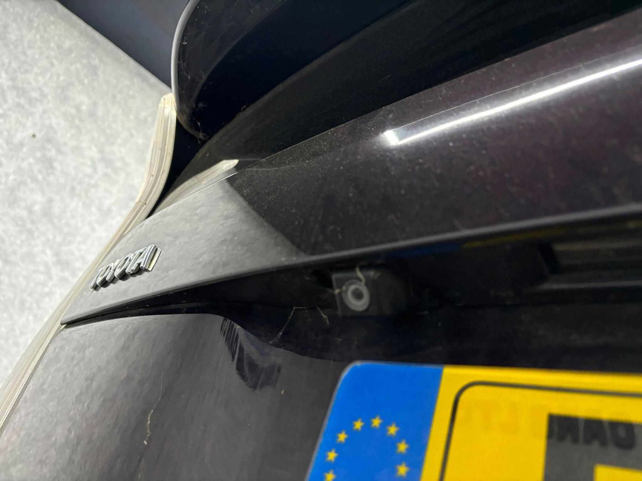 Toyota Prius view 25