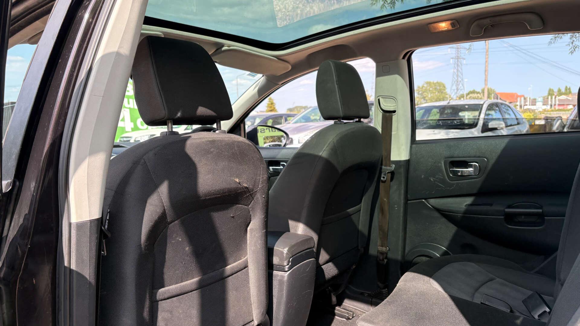 Nissan Qashqai+2 view 9