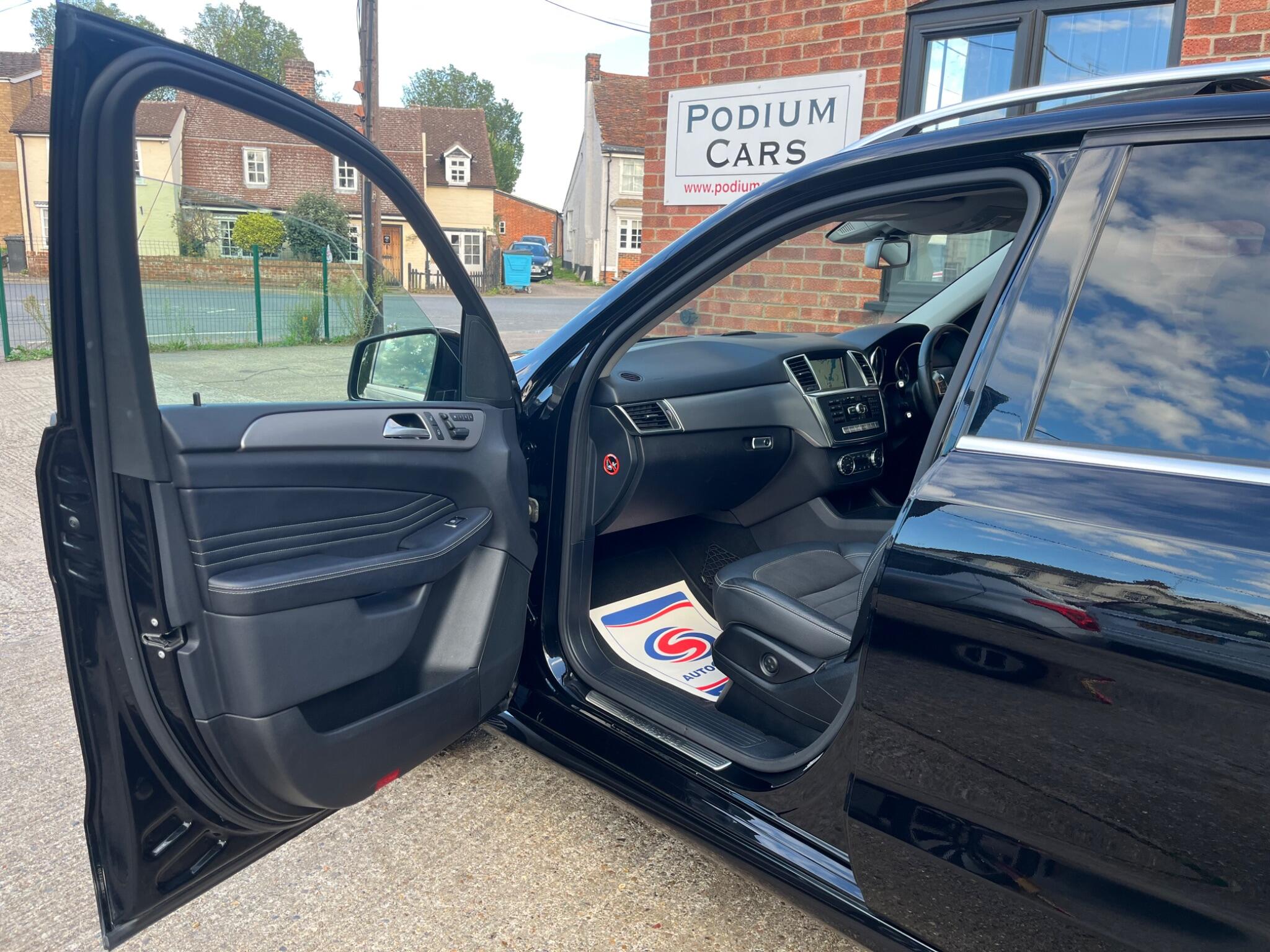 Mercedes-Benz M-Class view 66