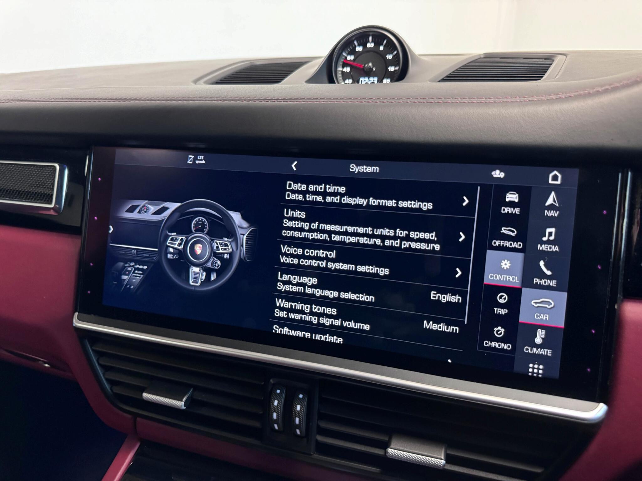 Porsche Cayenne view 66