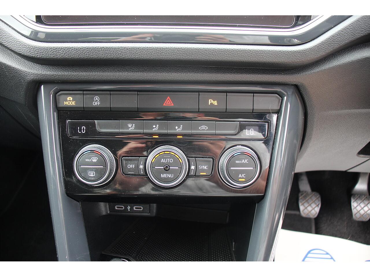 Volkswagen T-Roc view 27