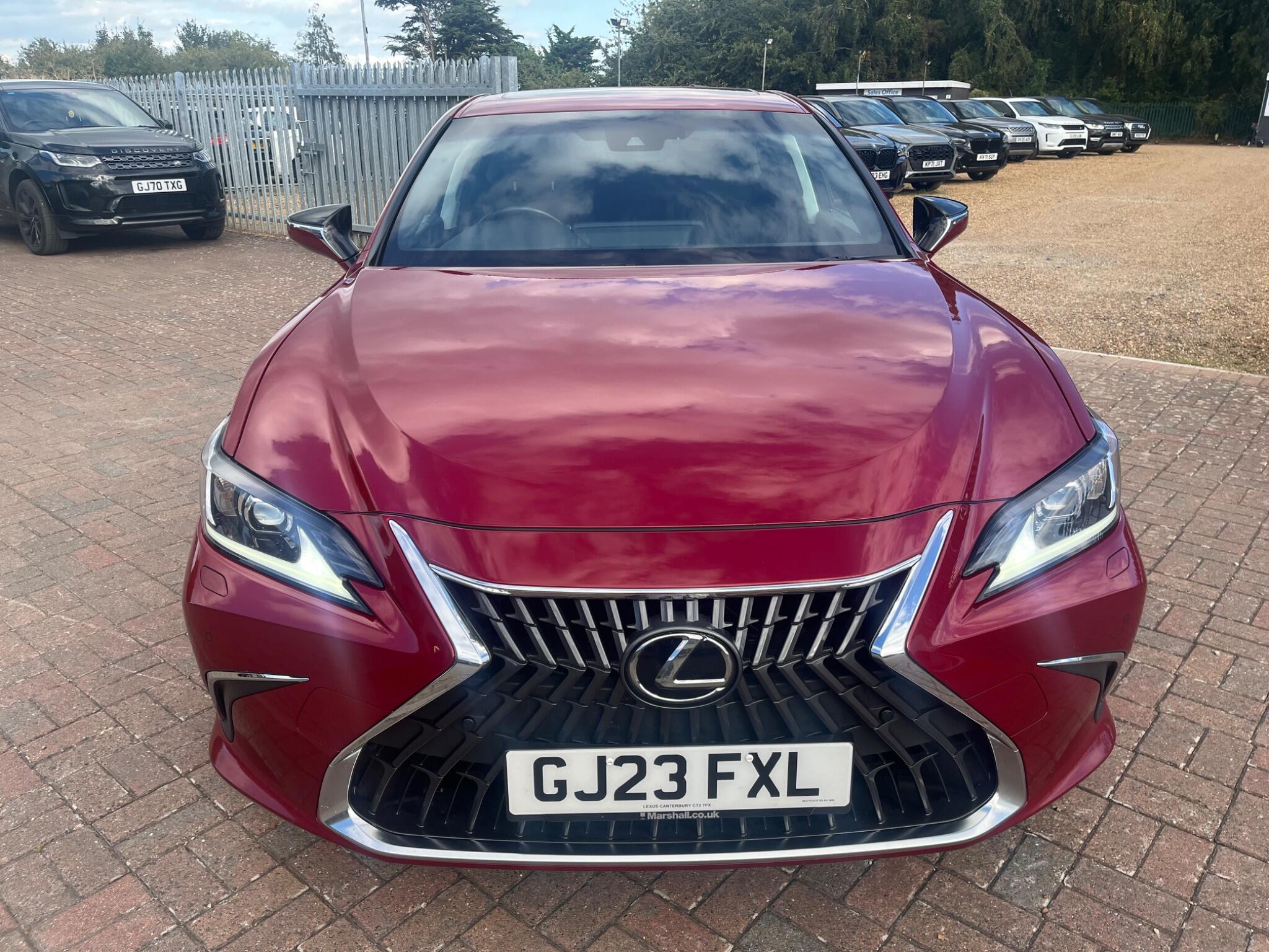 Lexus ES view 11