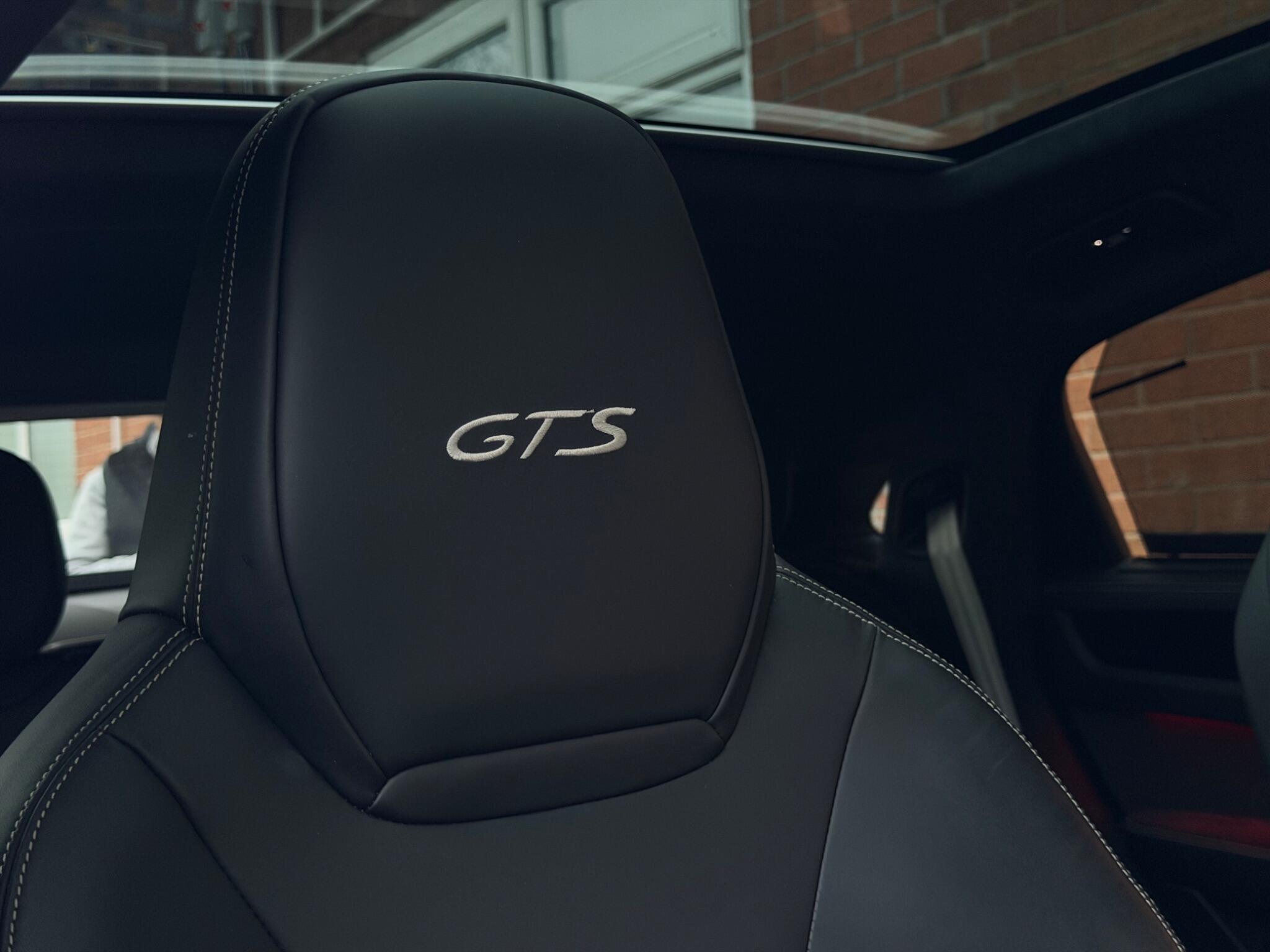 Porsche Cayenne view 26