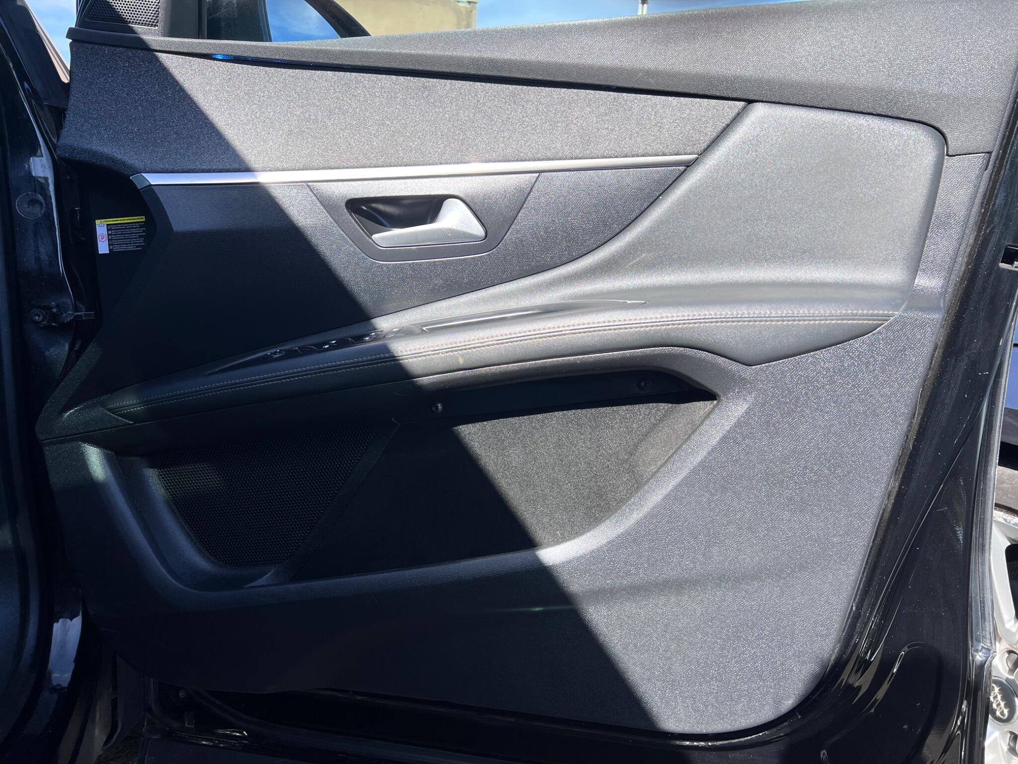 Peugeot 3008 view 16