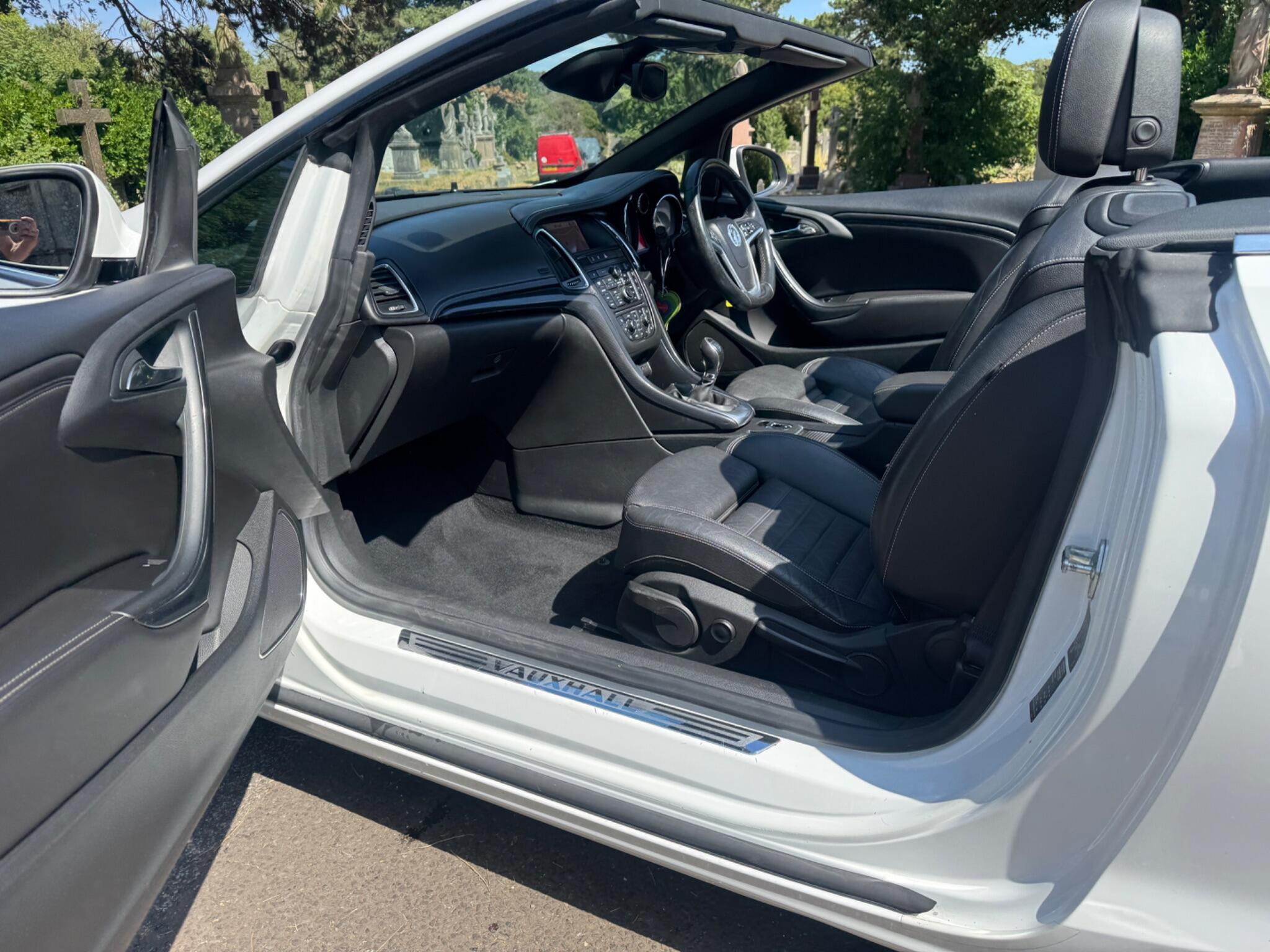 Vauxhall Cascada view 62