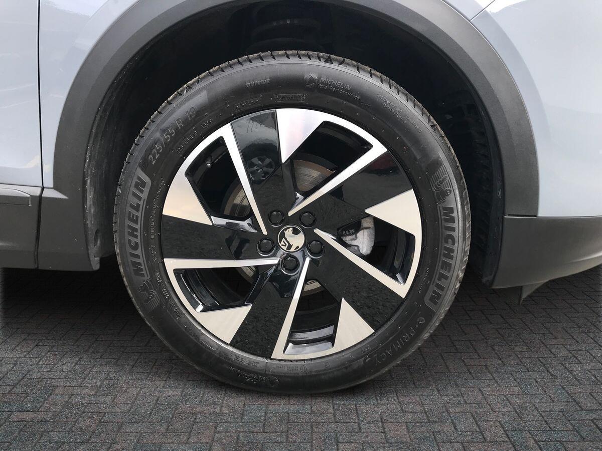 Vauxhall Grandland view 12