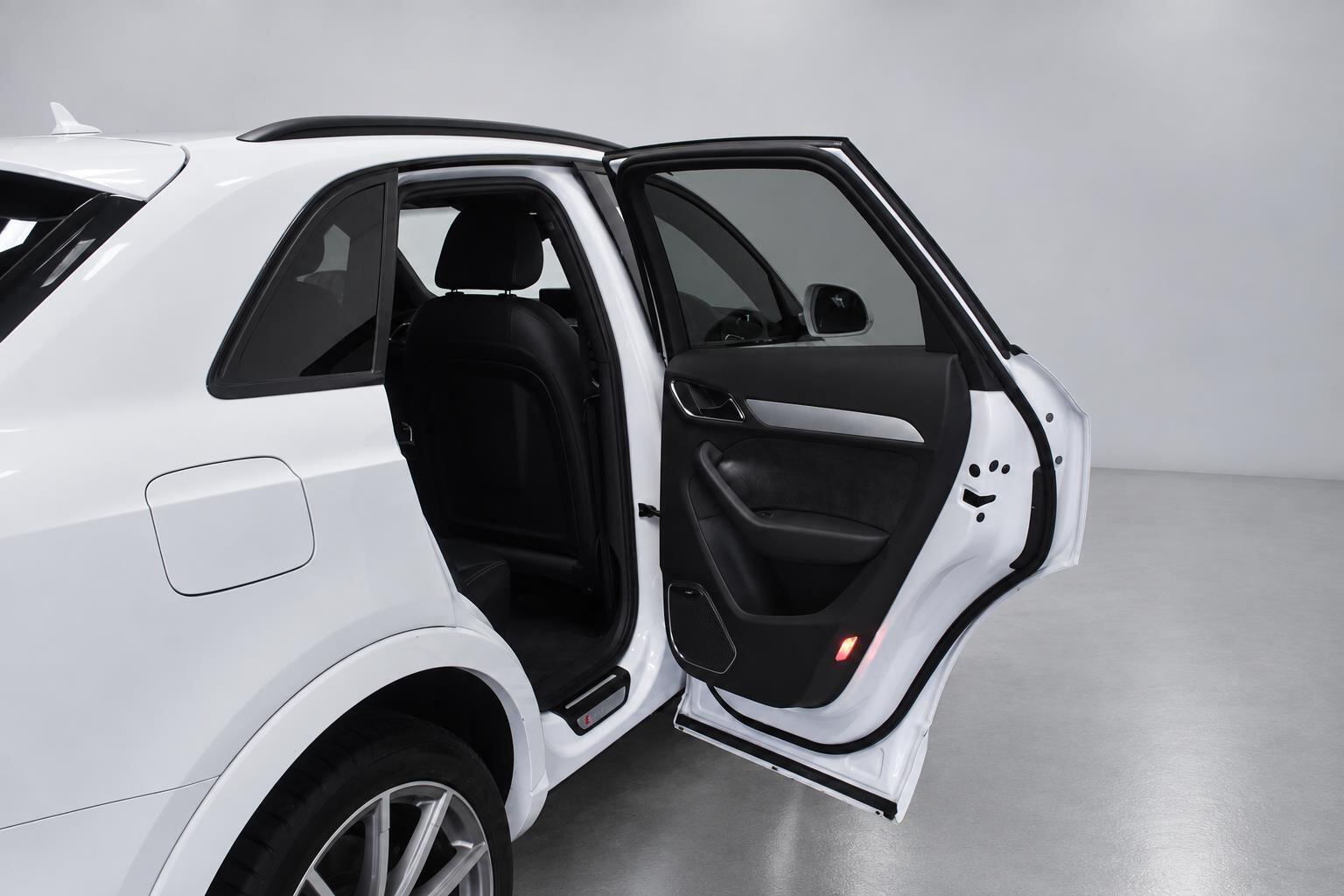 Audi Q3 view 26