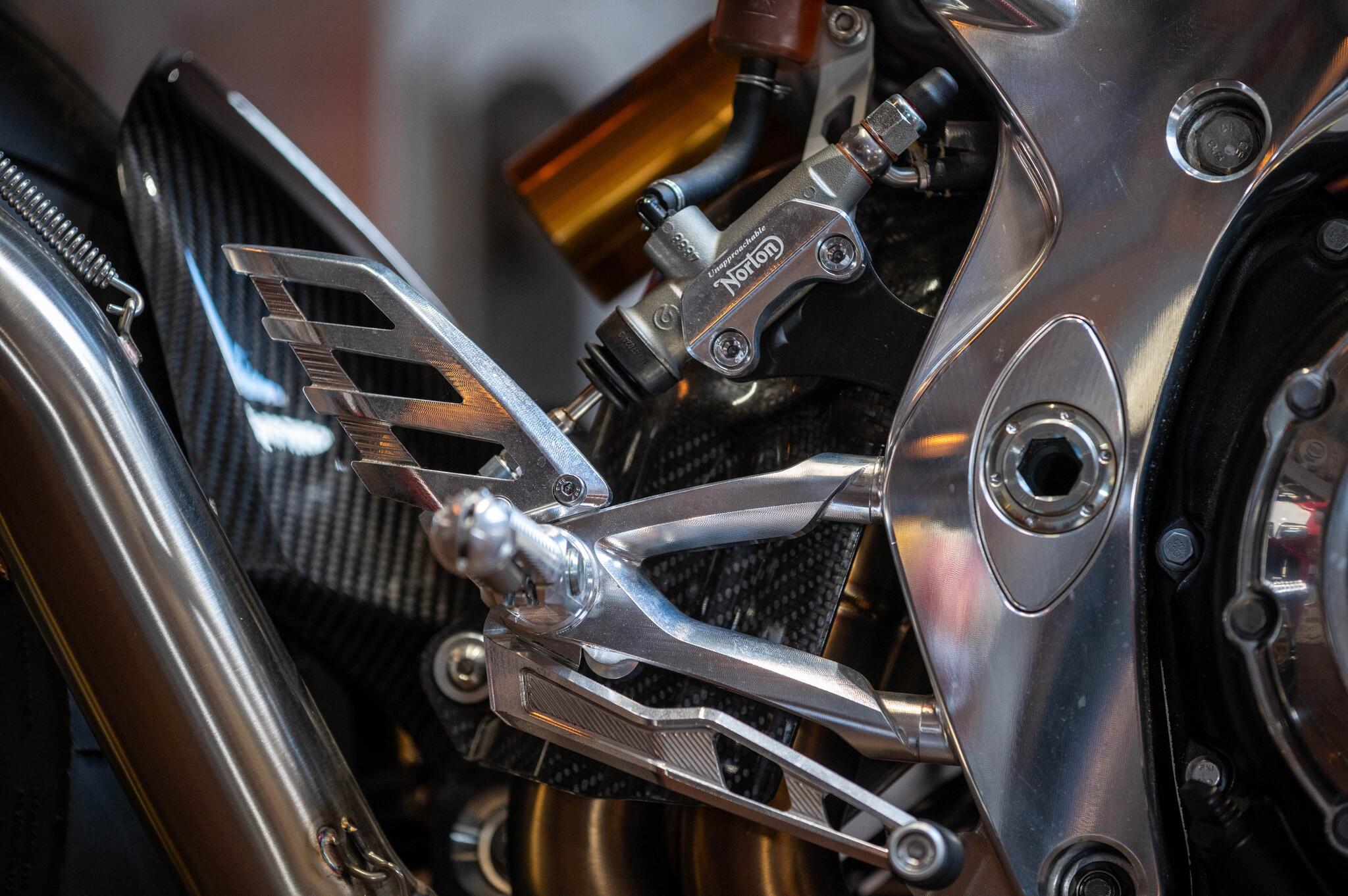 Norton V4 CR view 7