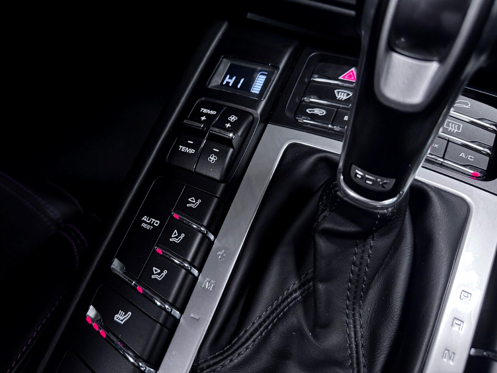 Porsche Macan view 34