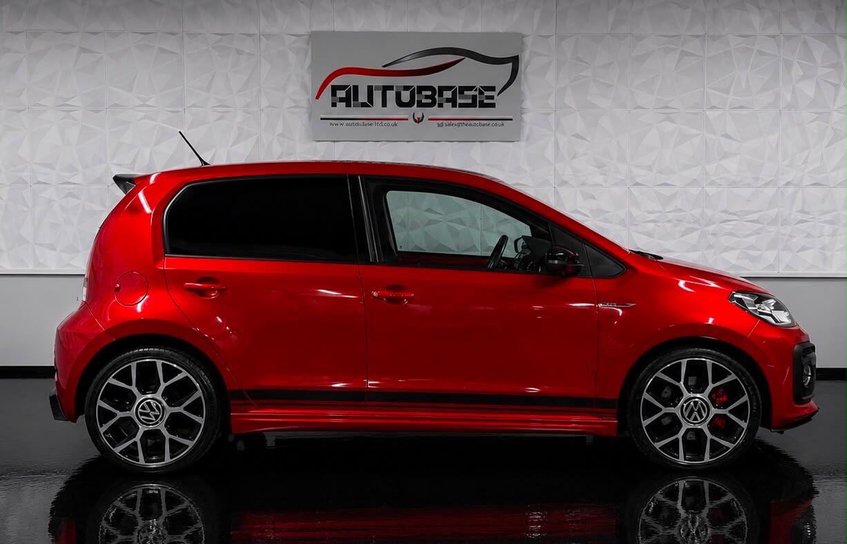 Volkswagen Up! view 8
