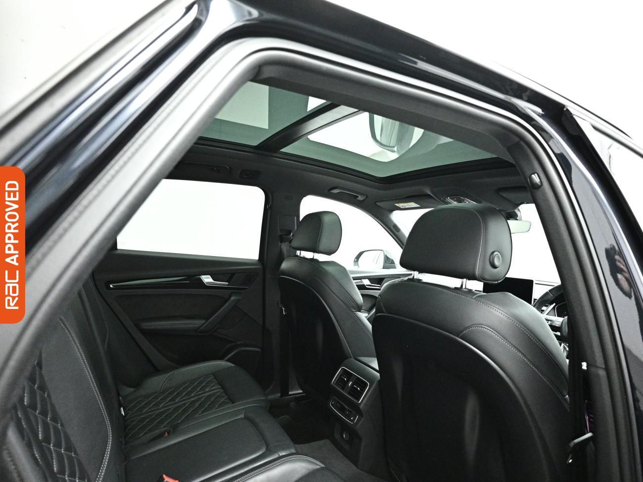 Audi Q5 view 3