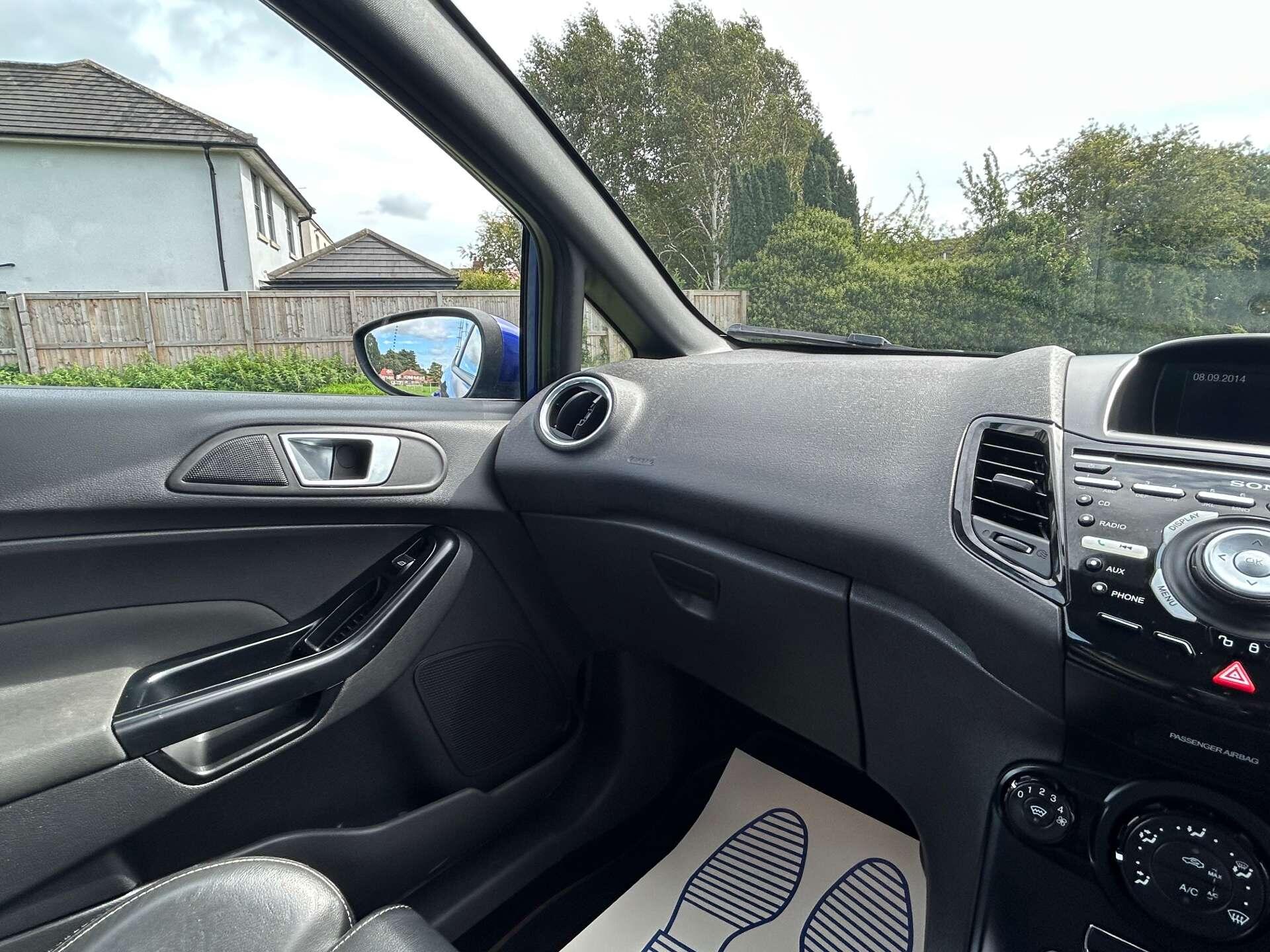 Ford Fiesta view 38
