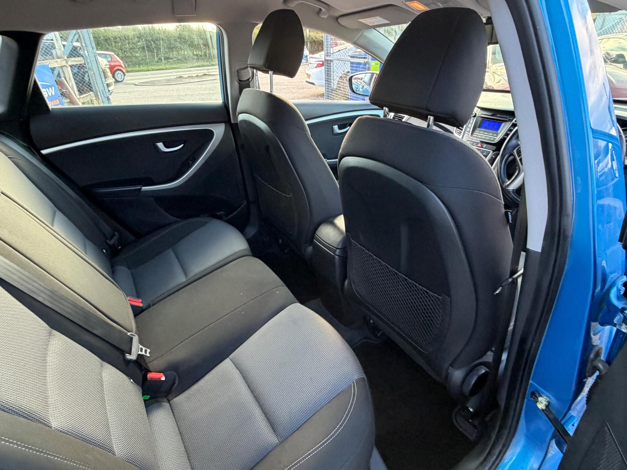 Hyundai i30 view 12