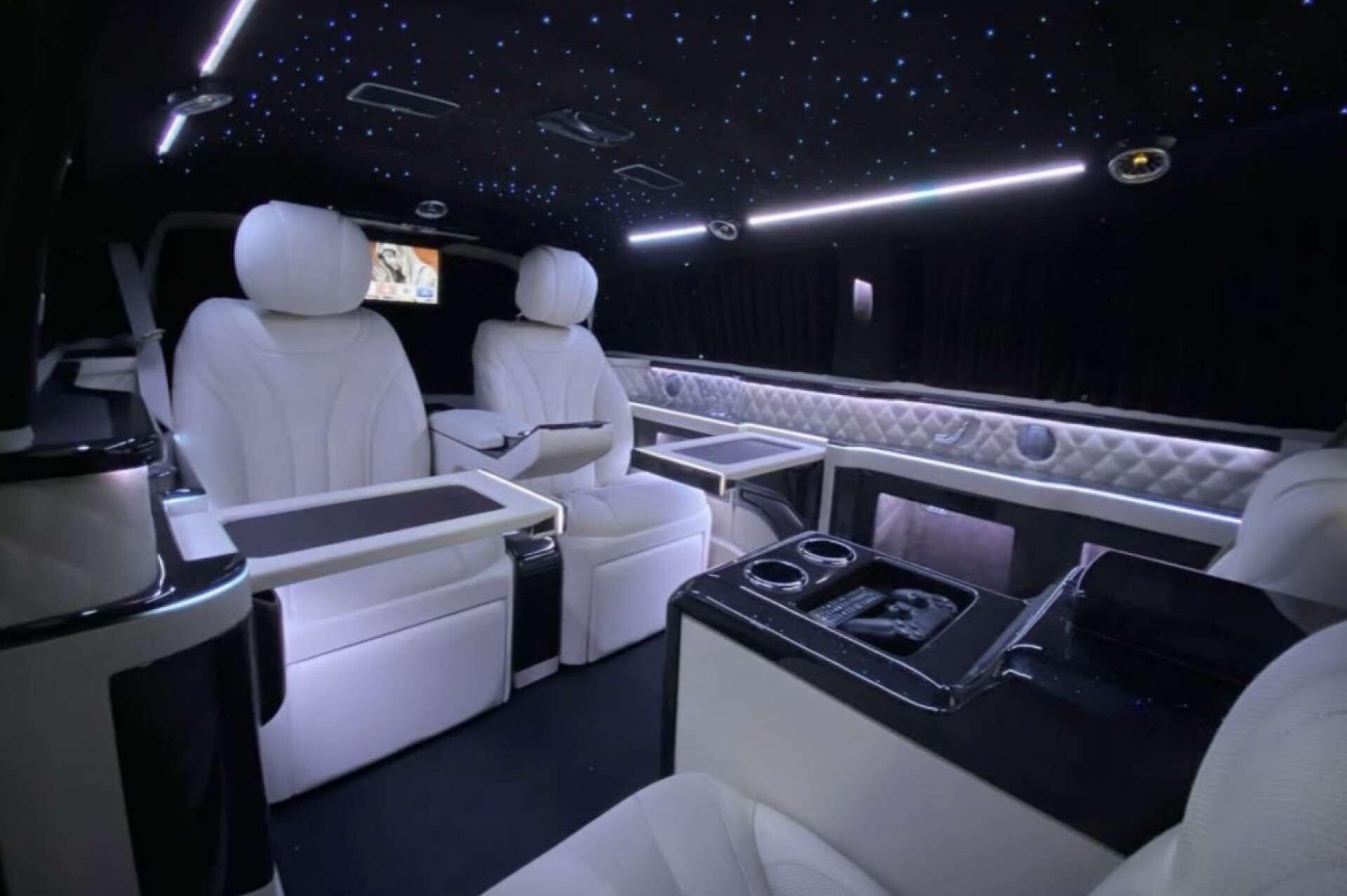 Mercedes-Benz V Class main image