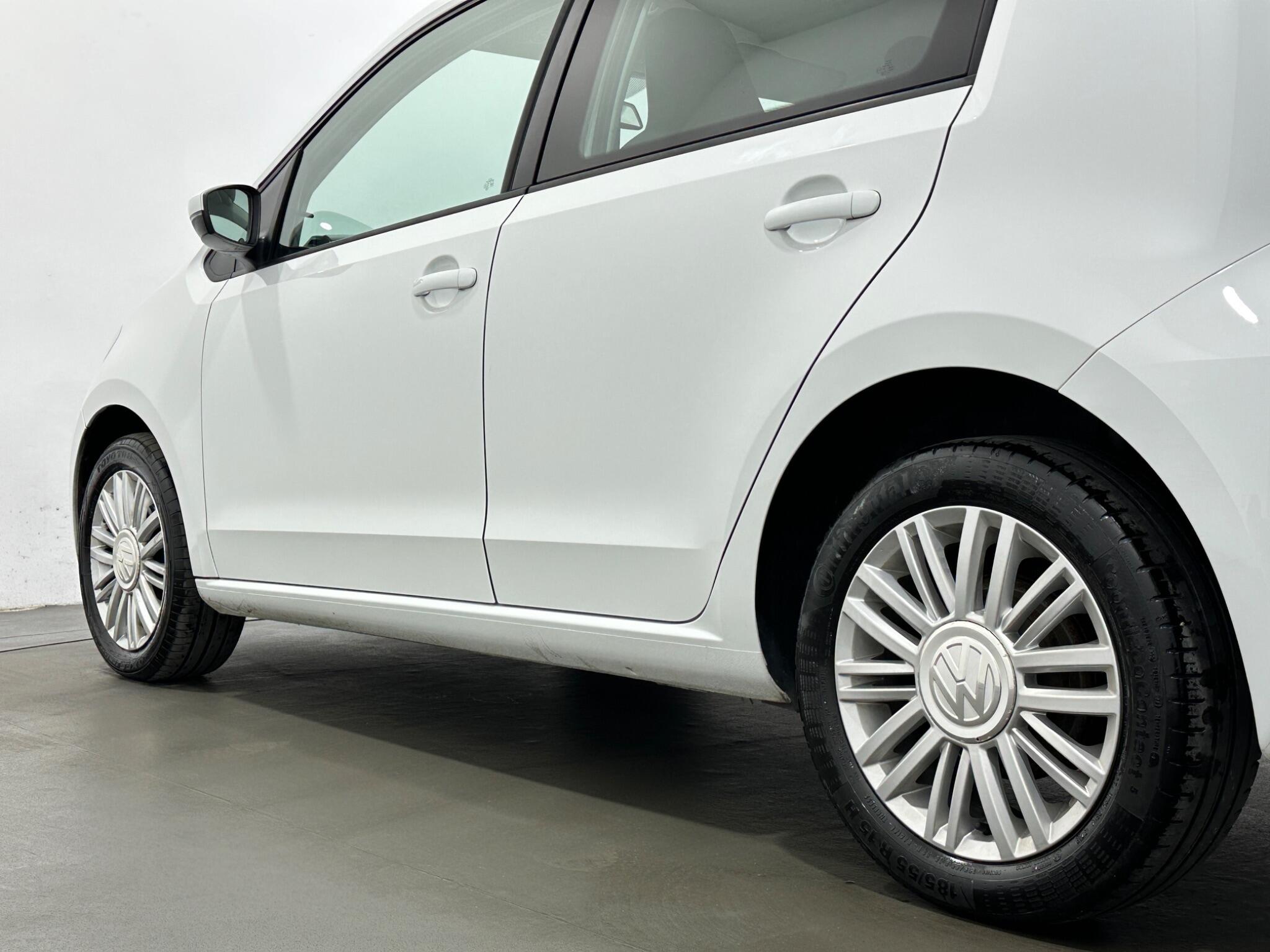 Volkswagen Up! view 43