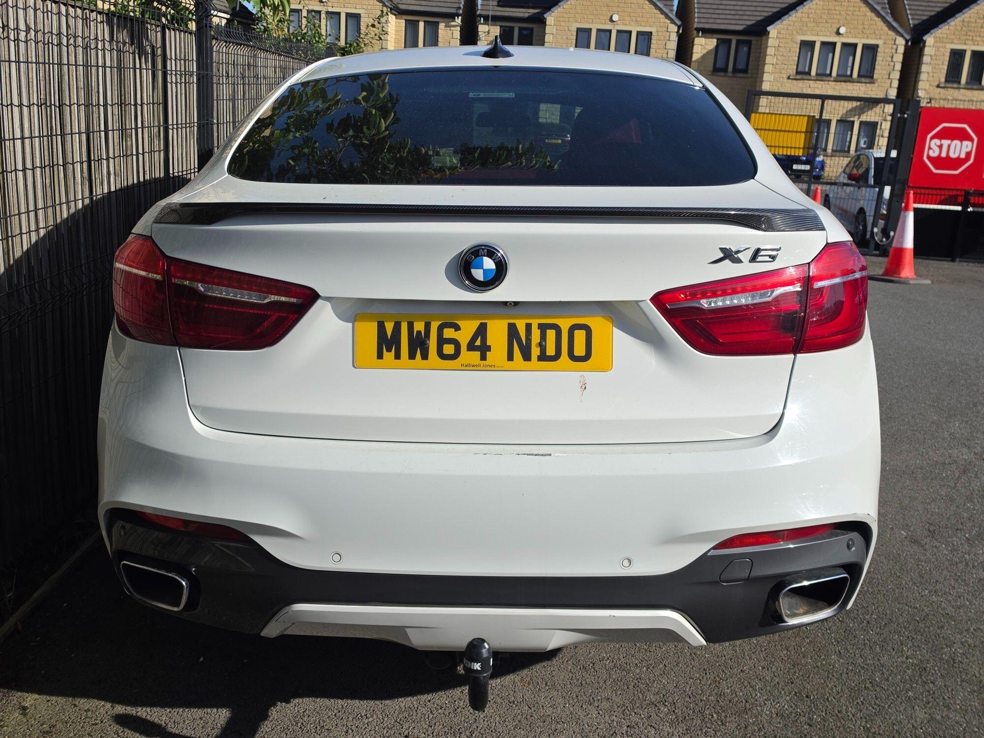 BMW X6 view 18
