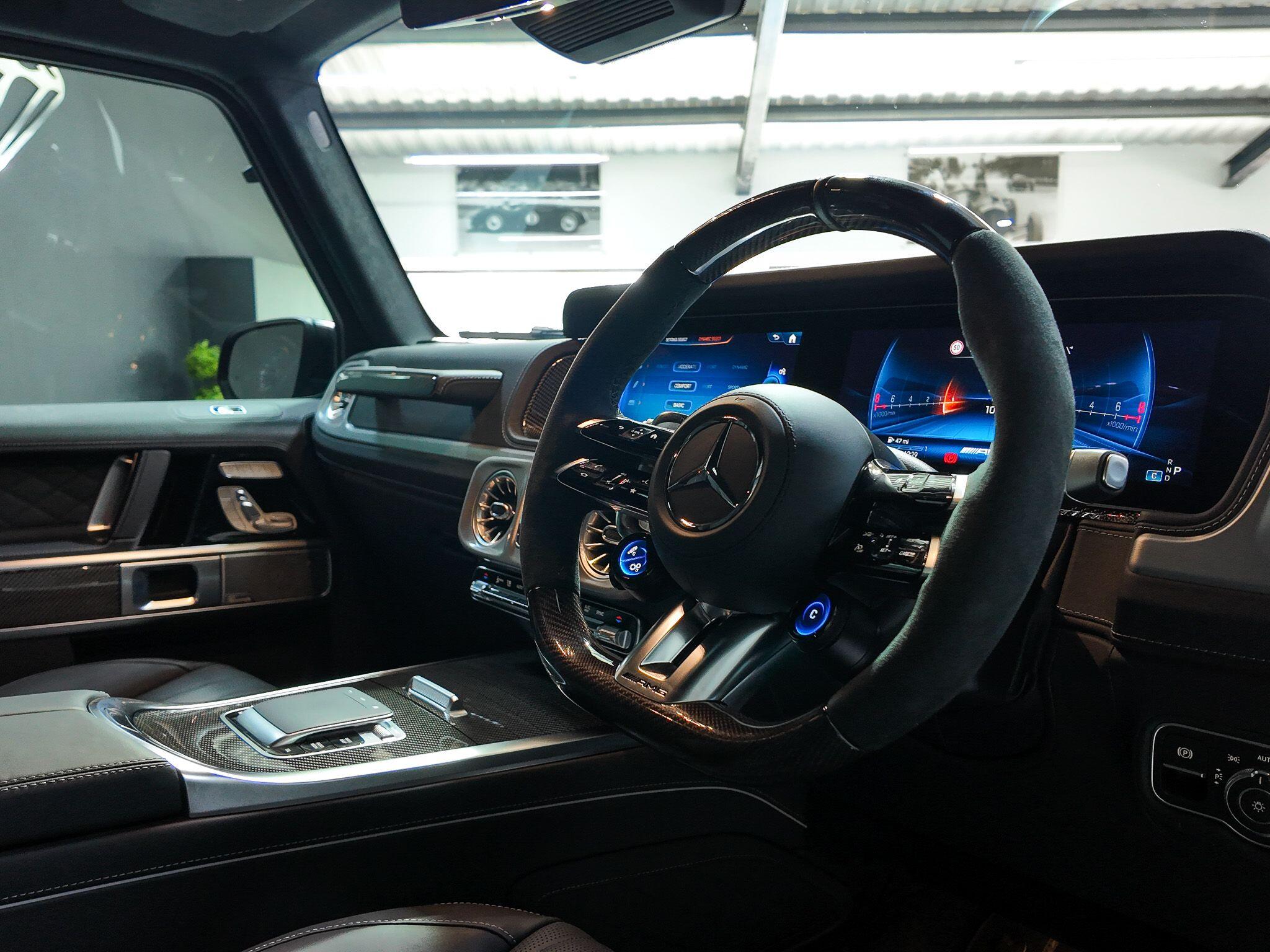 Mercedes-Benz G-Class view 32