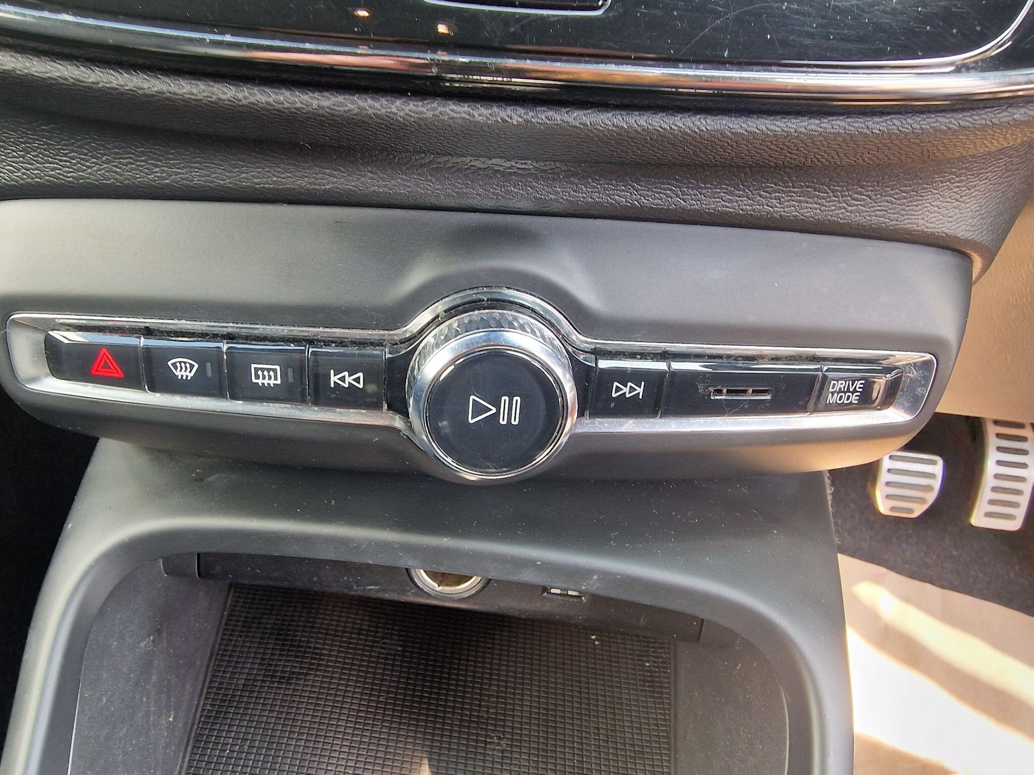 Volvo XC40 view 20