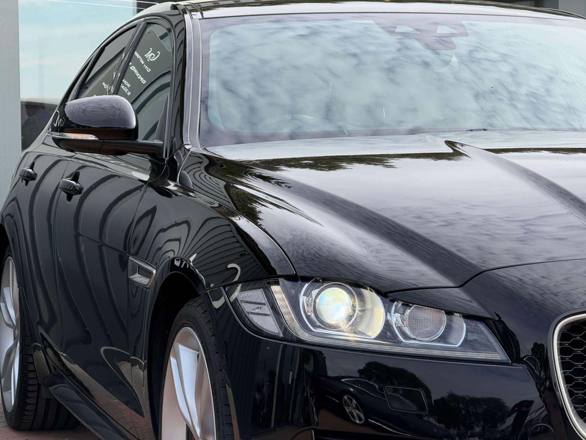 Jaguar XF view 8