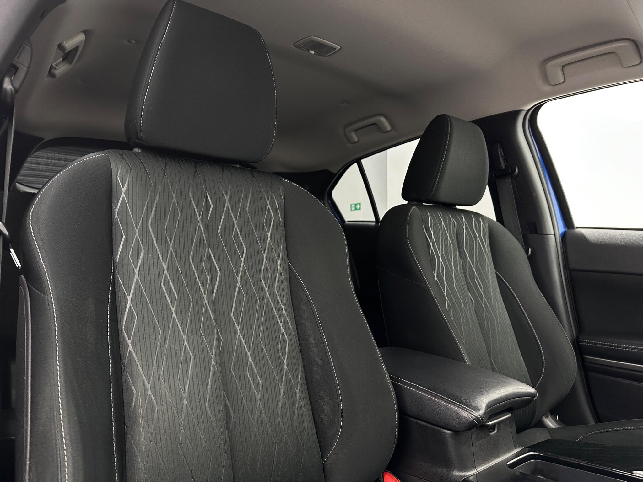 Mitsubishi Eclipse Cross view 33