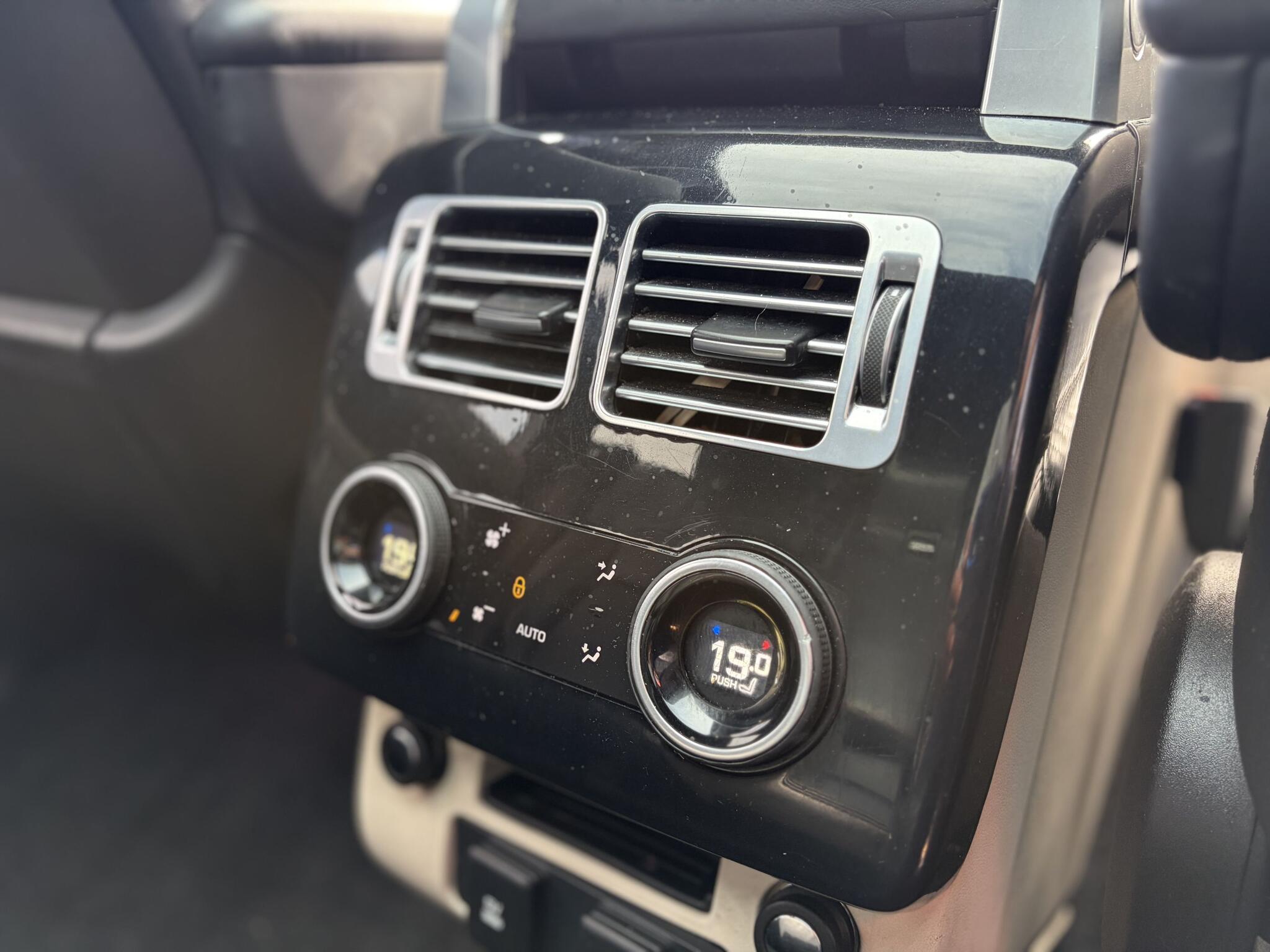 Land Rover Range Rover view 33