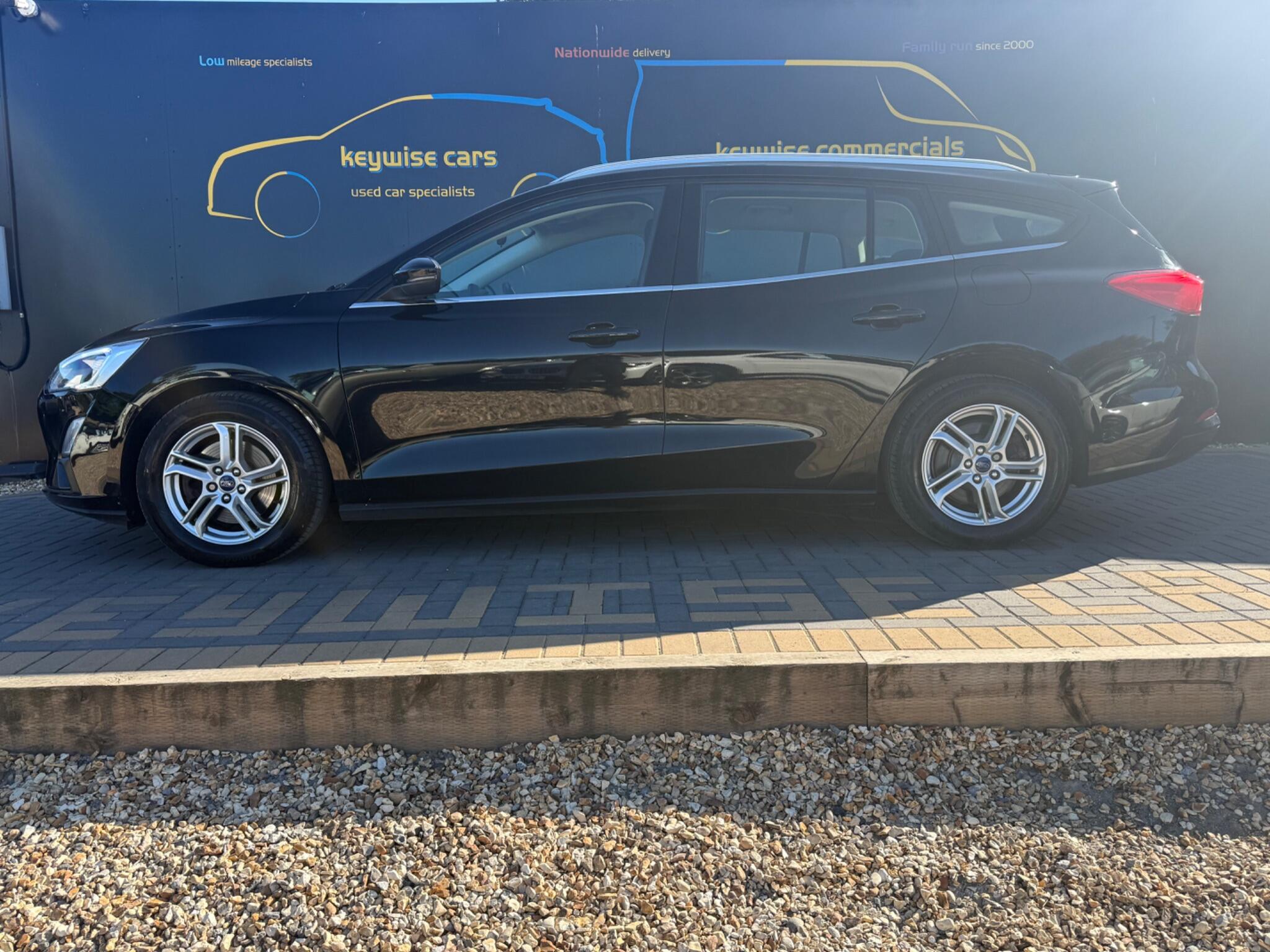 Ford Focus view 2