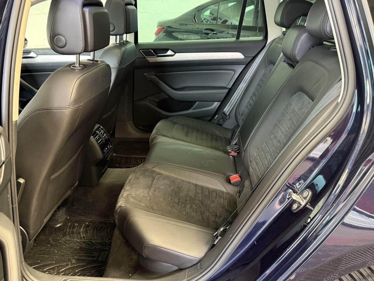 Volkswagen Passat view 59