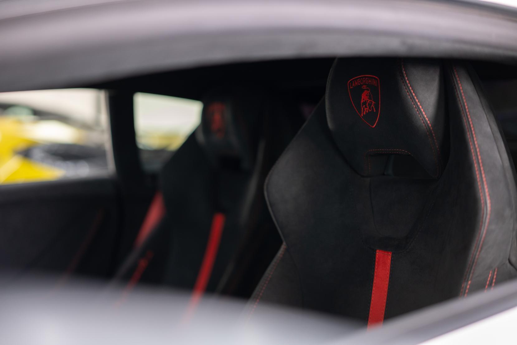 Lamborghini Huracan view 28