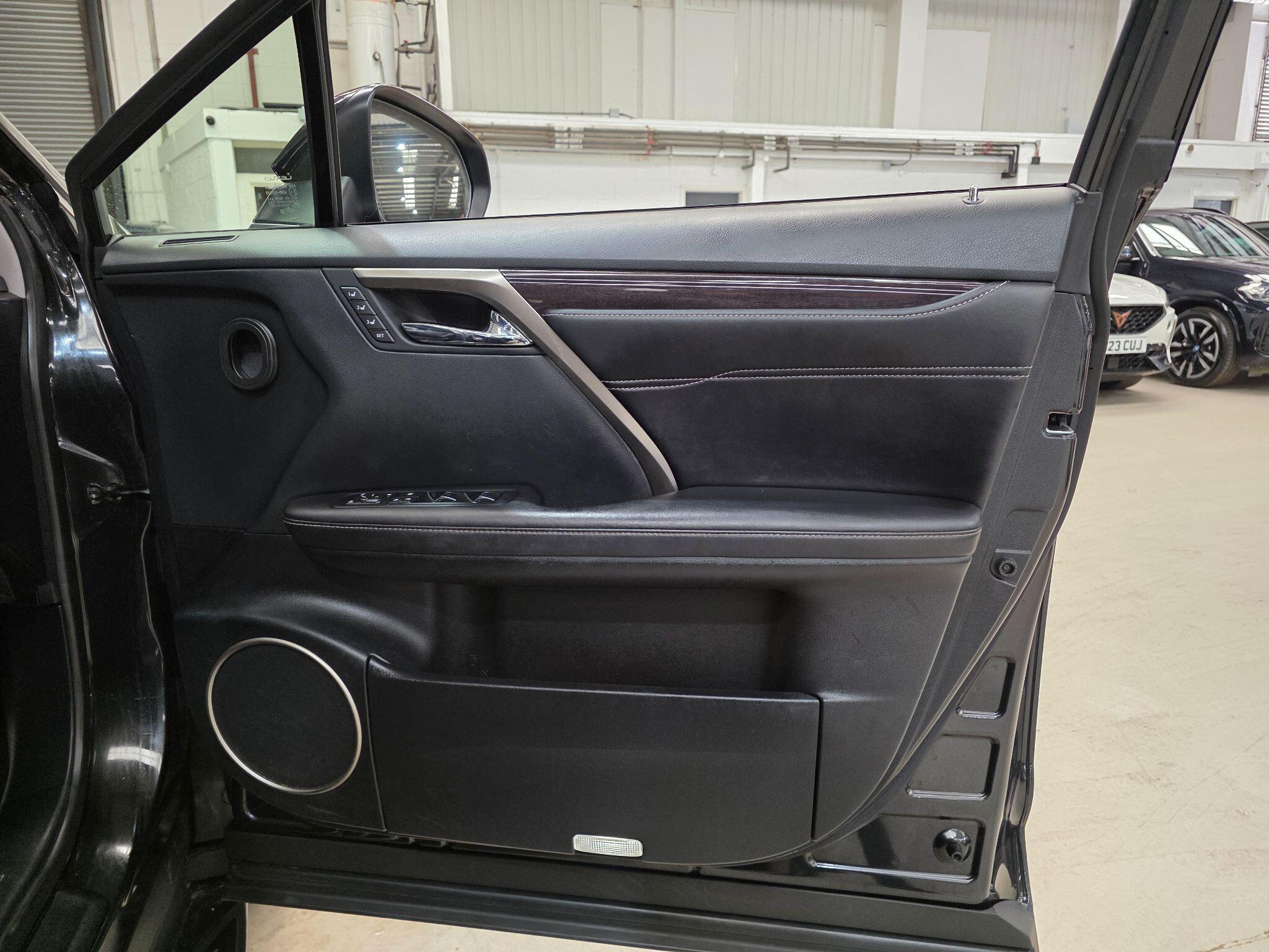 Lexus RX view 14