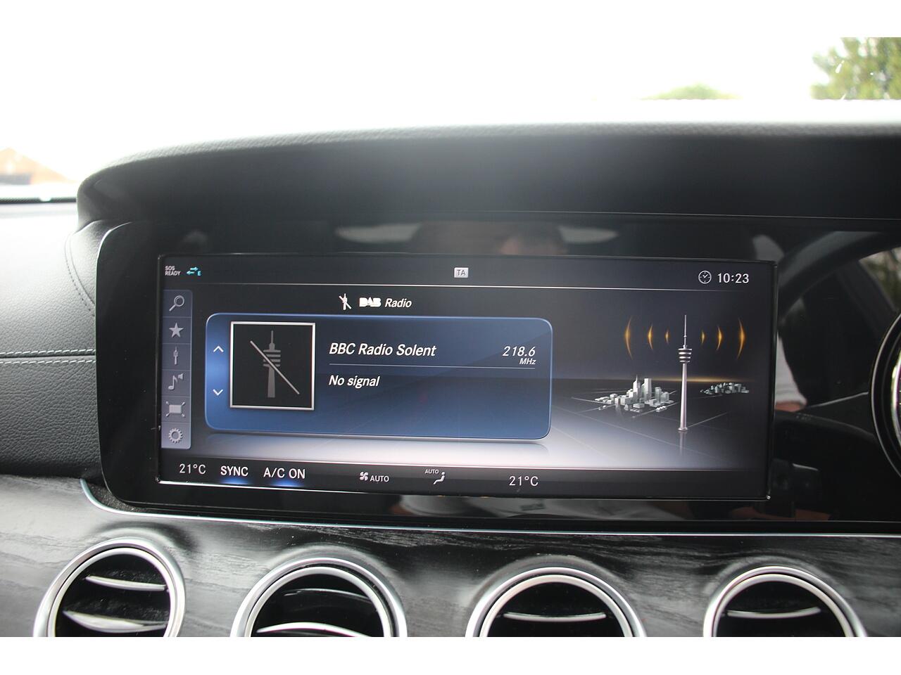 Mercedes-Benz E Class view 25