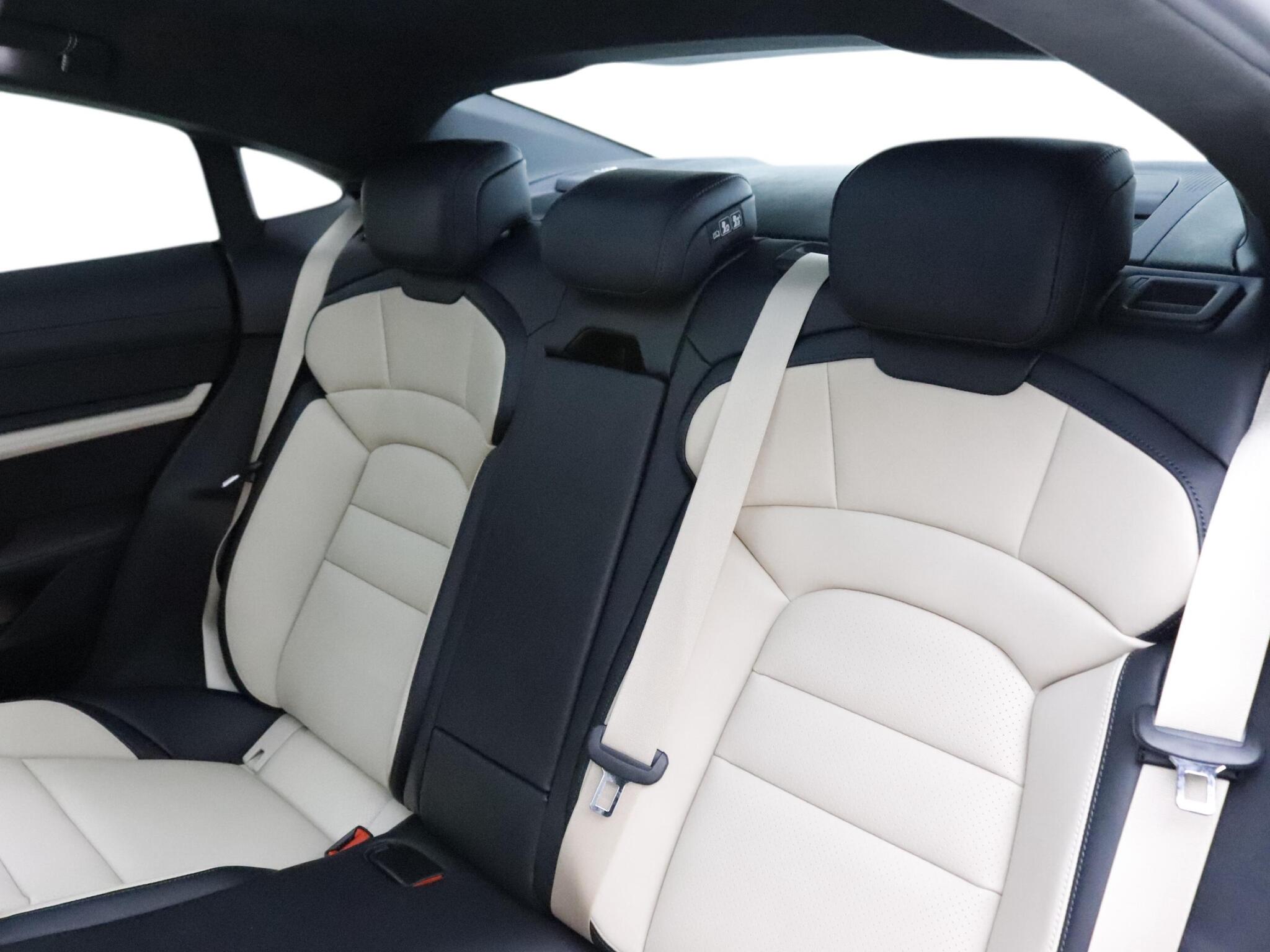 Porsche Taycan view 18