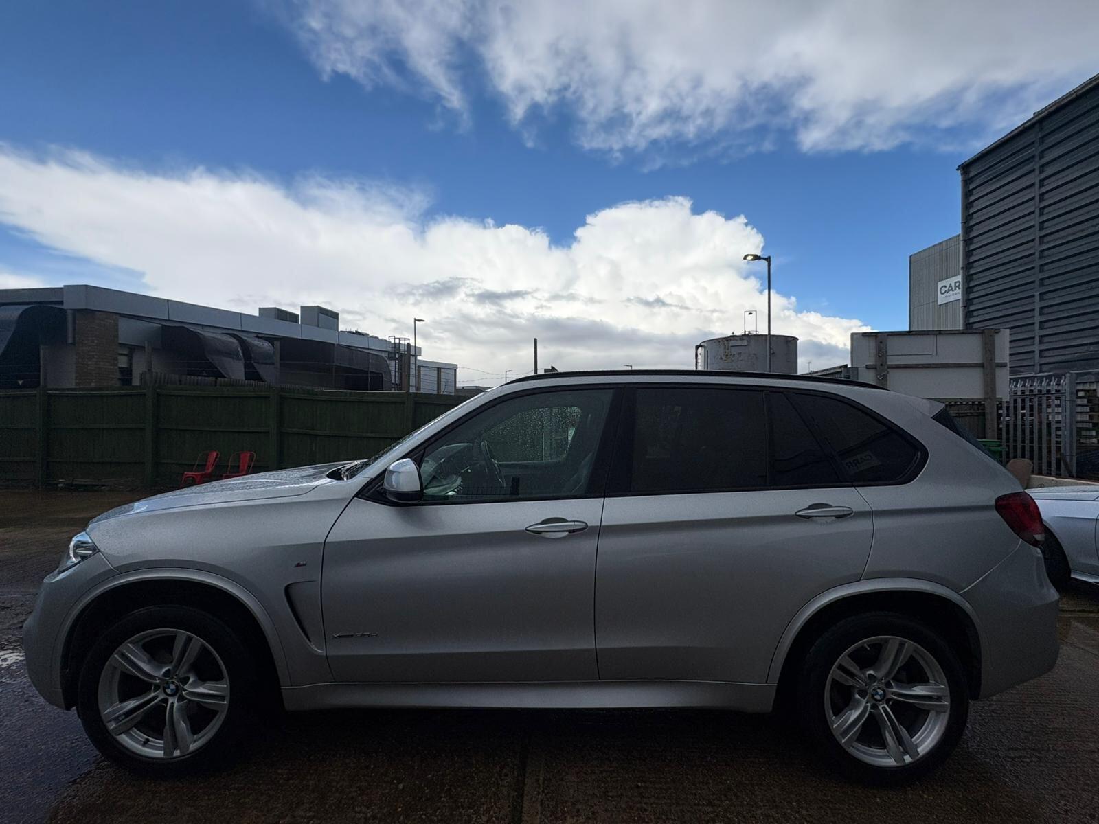 BMW X5 view 6