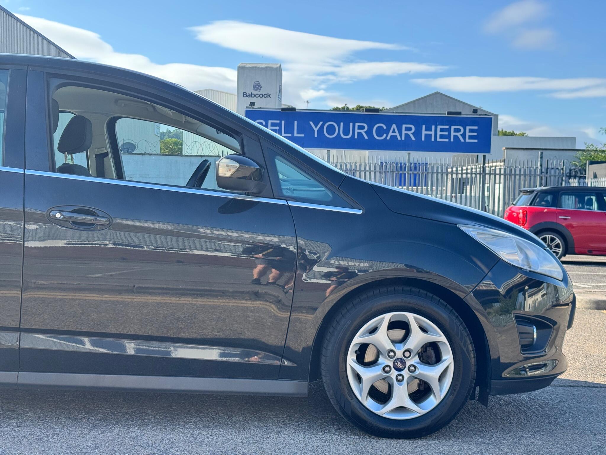 Ford C-Max view 17